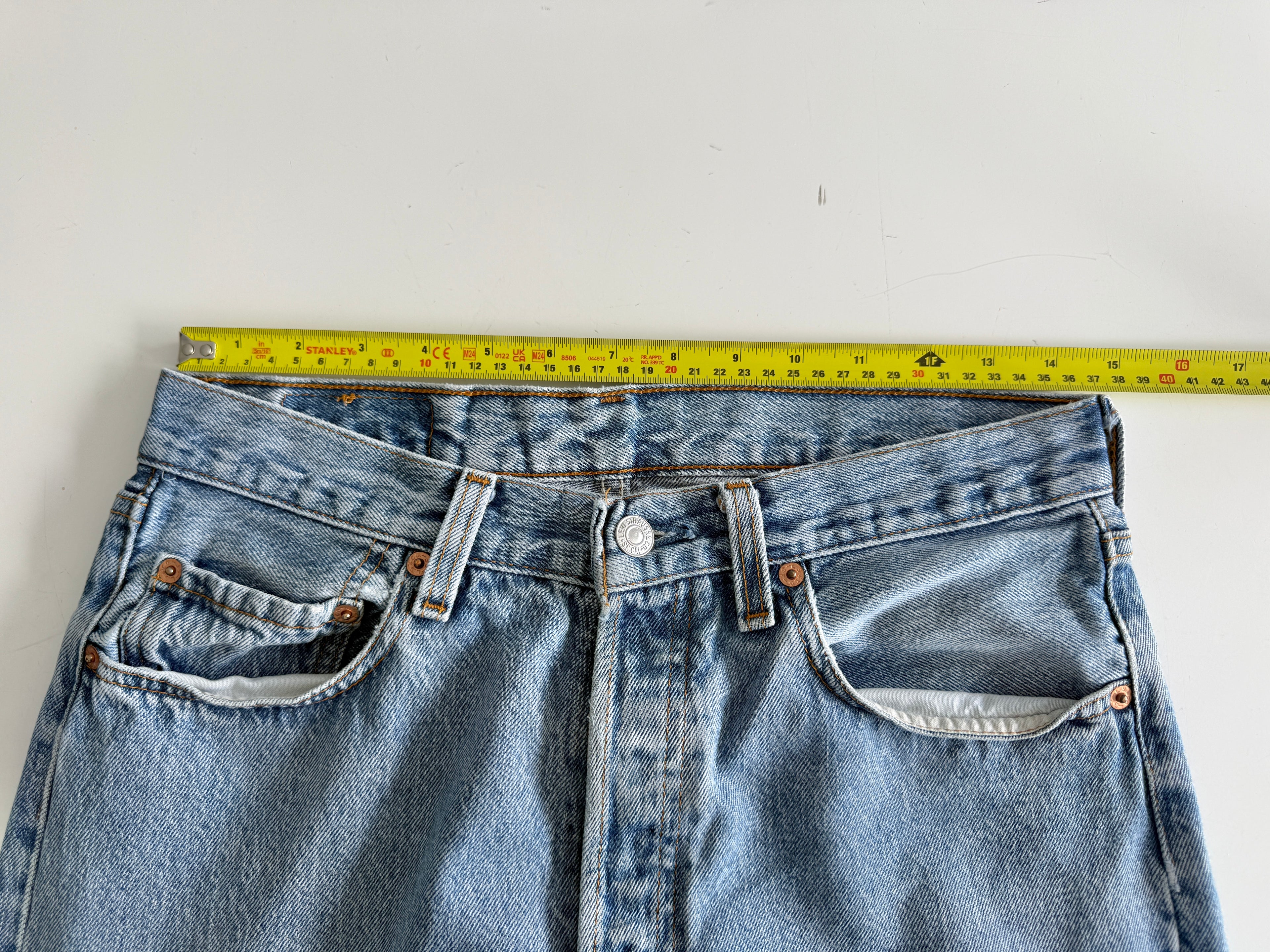 W29 L34 vintage Levis 501 29” measured medium light blue faded 90s denim Levi’s 501s USA