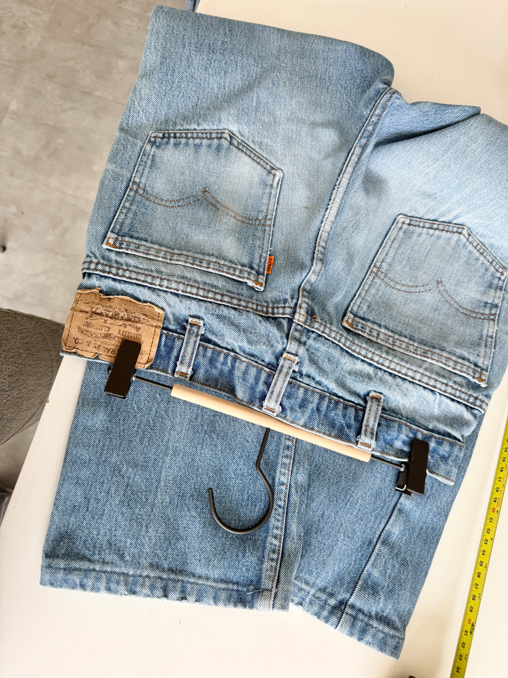 W28 L27 vintage Levis orange tag light blue faded 28” measured waist 501s 80s