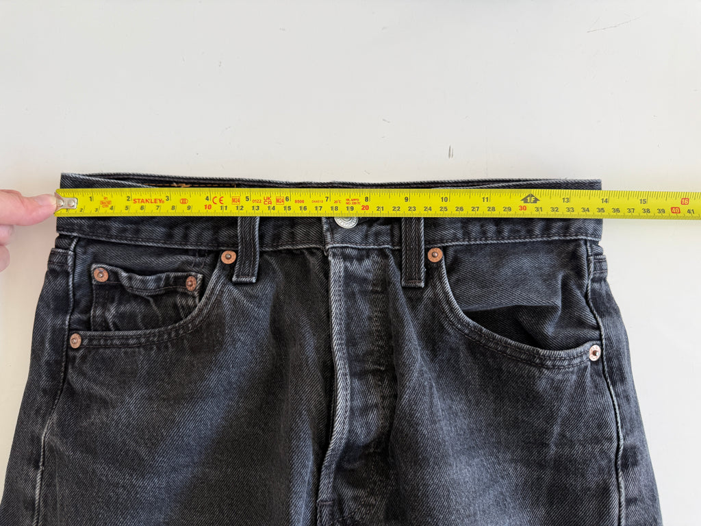 W27 L31 vintage Levis 501s 26/27” measured black faded 501s 90s USA