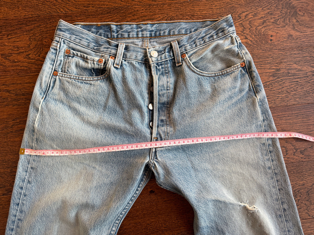 Soft W31 L29 vintage Levis 501s 31” measured medium light blue faded 90s 501s