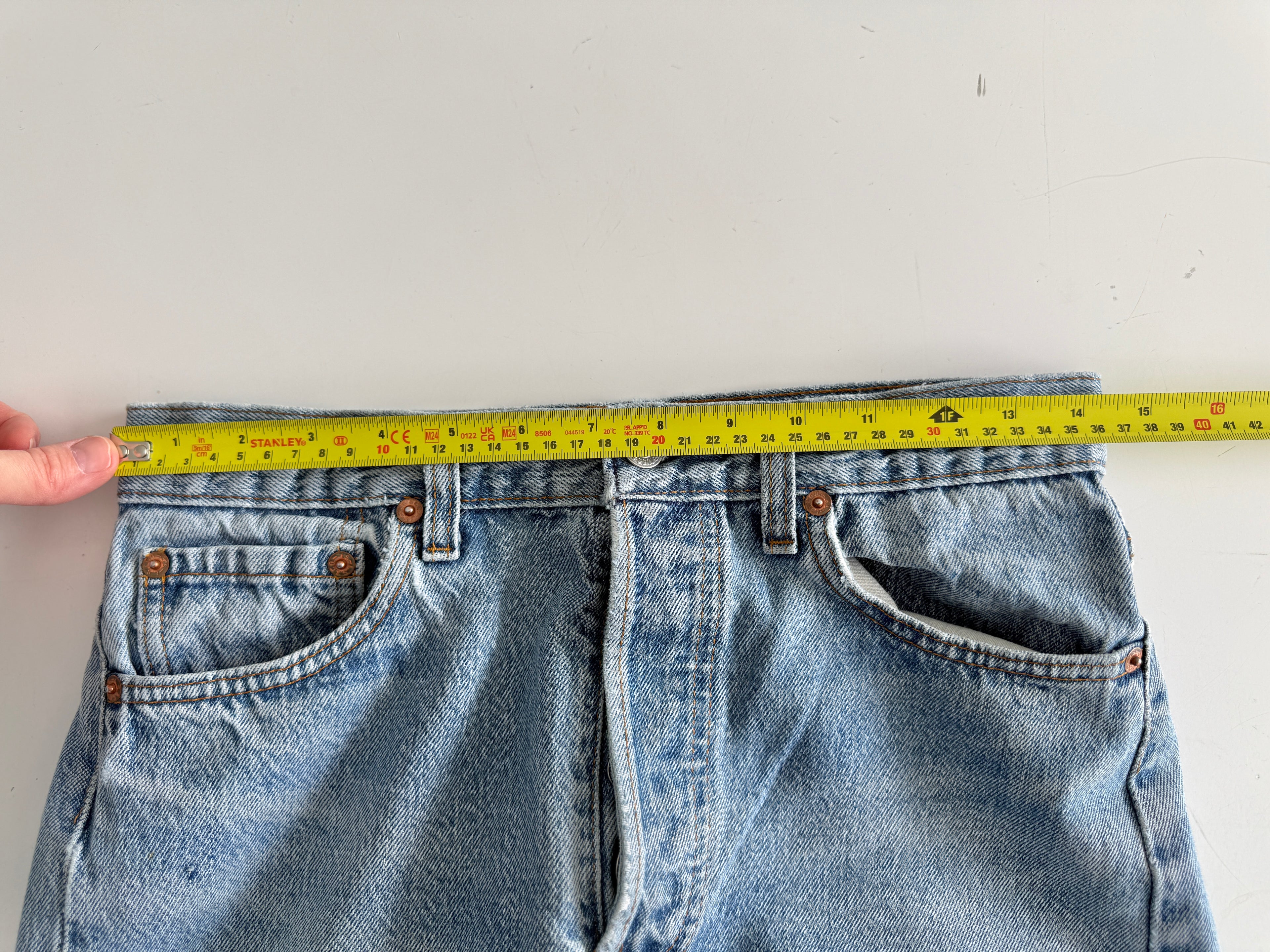 W28 L30 vintage Levis 501 27/28” measured medium light faded blue denim 80/90s Levi’s 501s