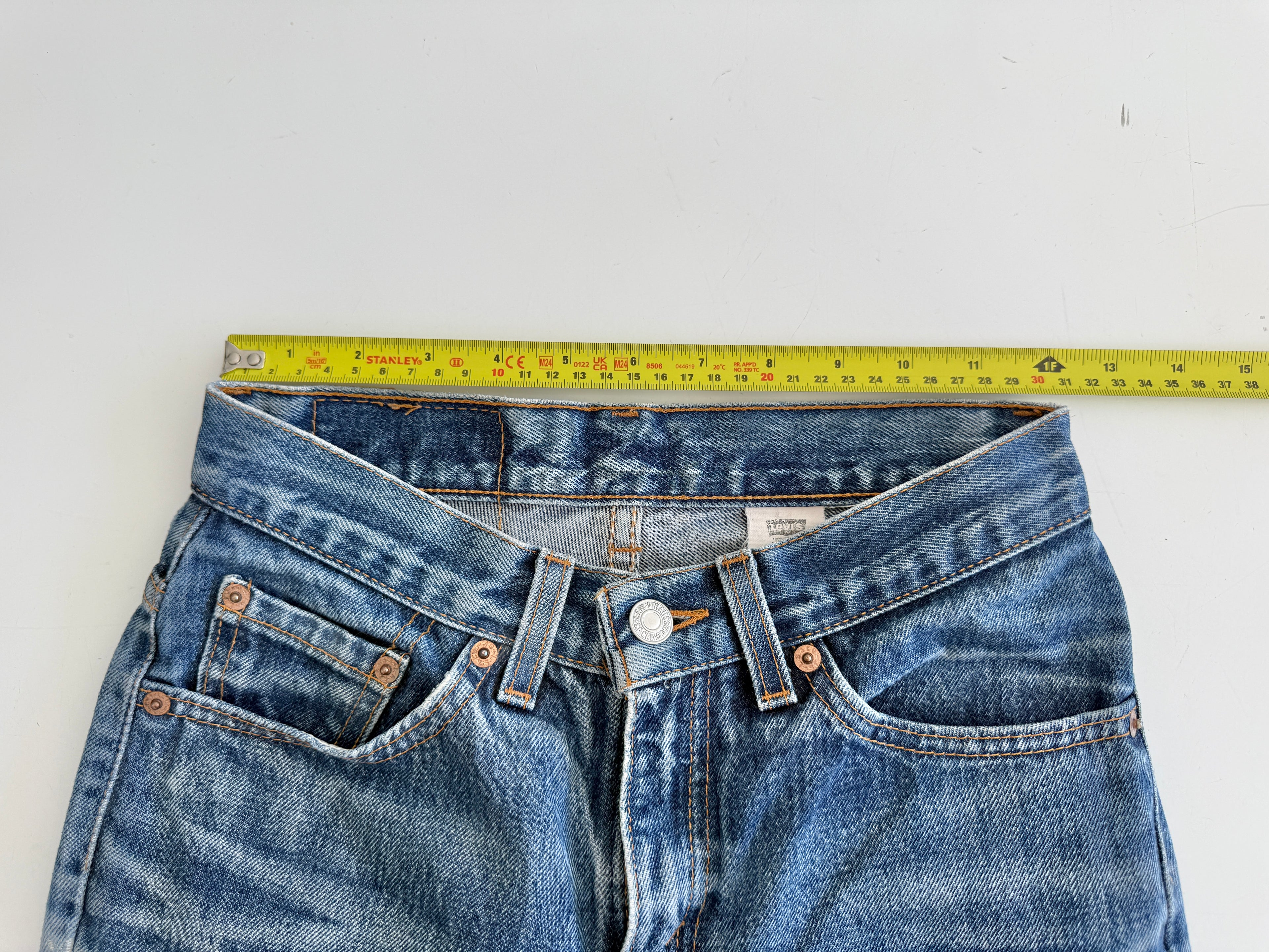 W24 L31 vintage Levis 517 24” measured waist dark faded blue USA 90s 517s