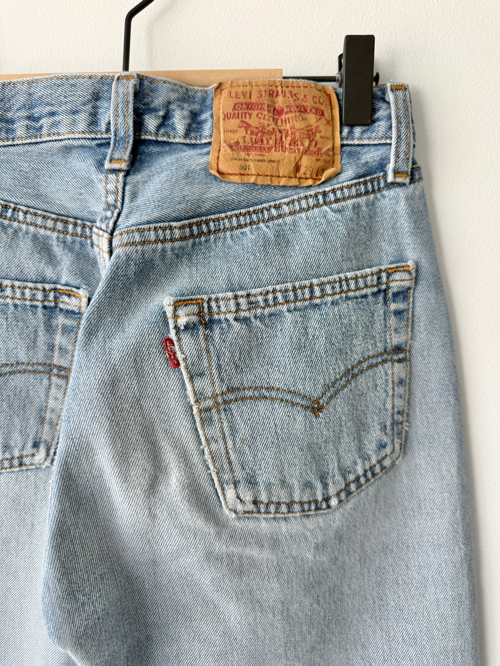 Soft W27 L32 vintage Levis 501s 26/27” measured light blue faded 90s USA 501s slim hips