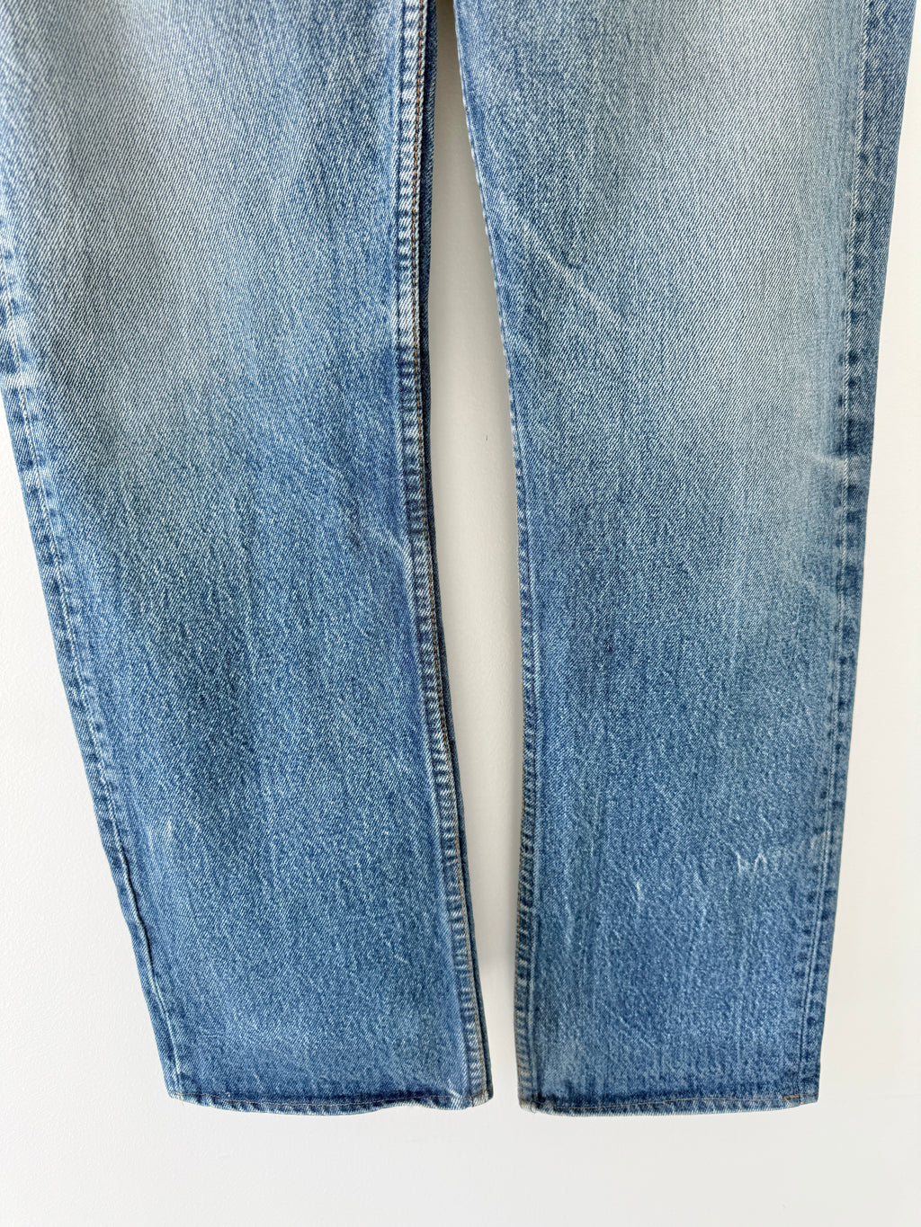 Soft W29 L30 vintage Levis 501s 28/29” measured dark fade whiskers blue denim Levi’s 501s 80s USA