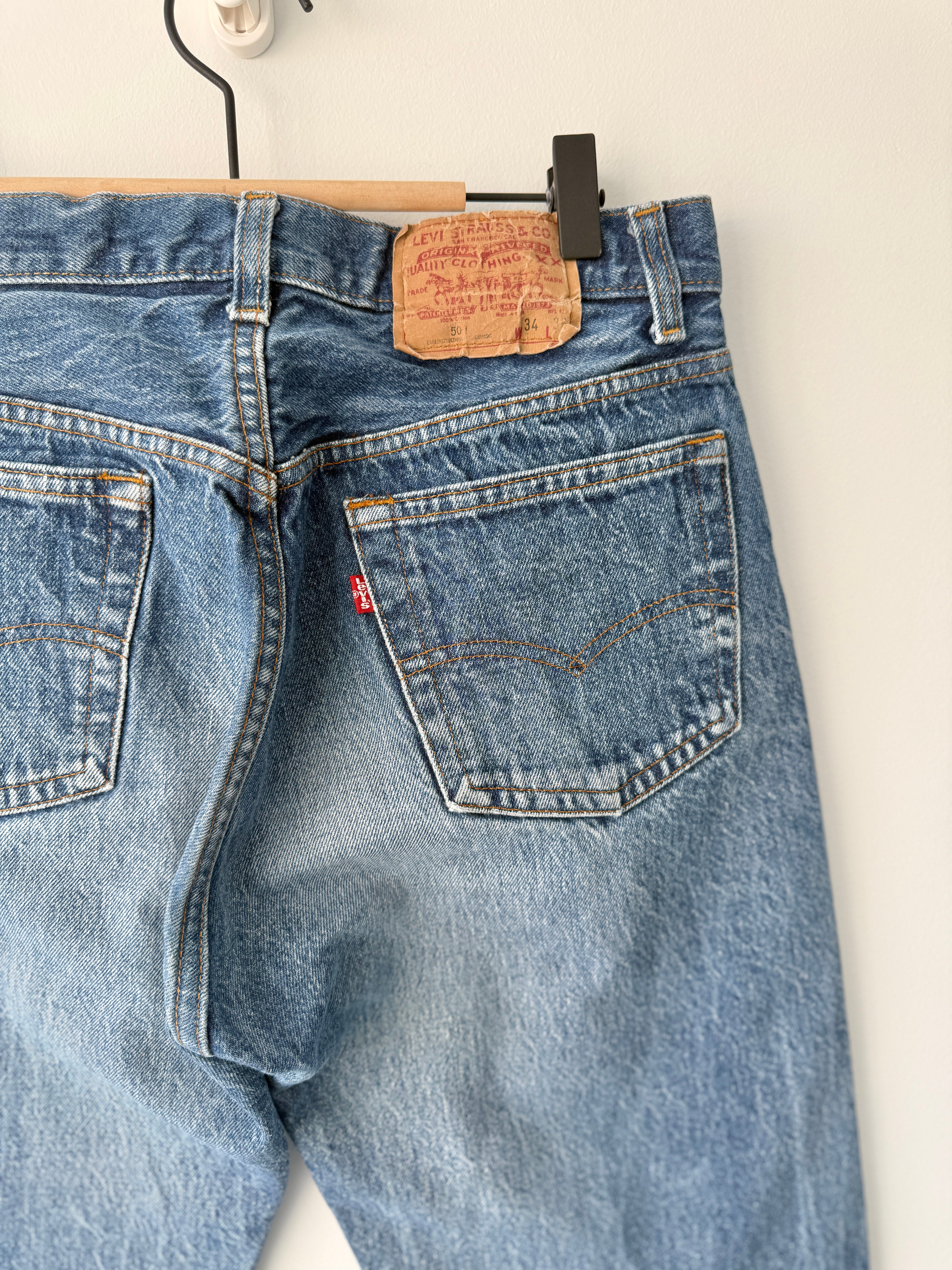 W30 L32 vintage Levis 501 29-30” measured dark blue faded blue 80s denim Levi’s 501s USA
