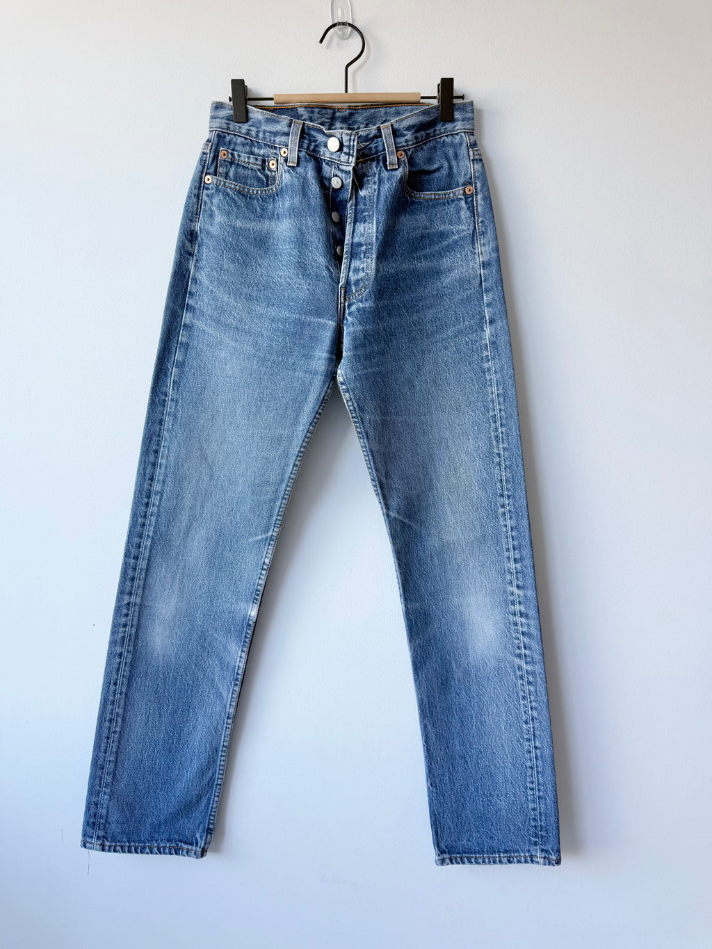 W27 L31 vintage Levis 501 dark faded blue 26/27” measured waist 90s USA levis 501s