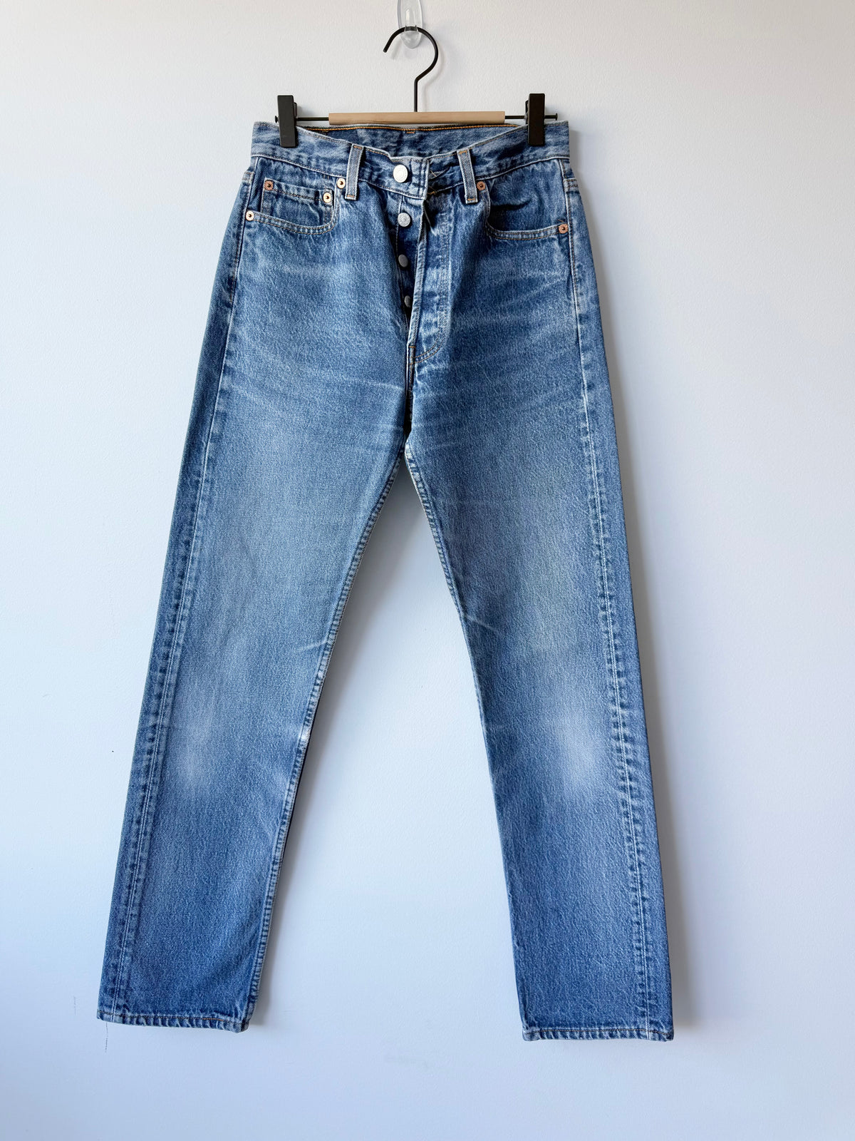 W27 L31 vintage Levis 501 dark faded blue 26/27” measured waist 90s USA levis 501s