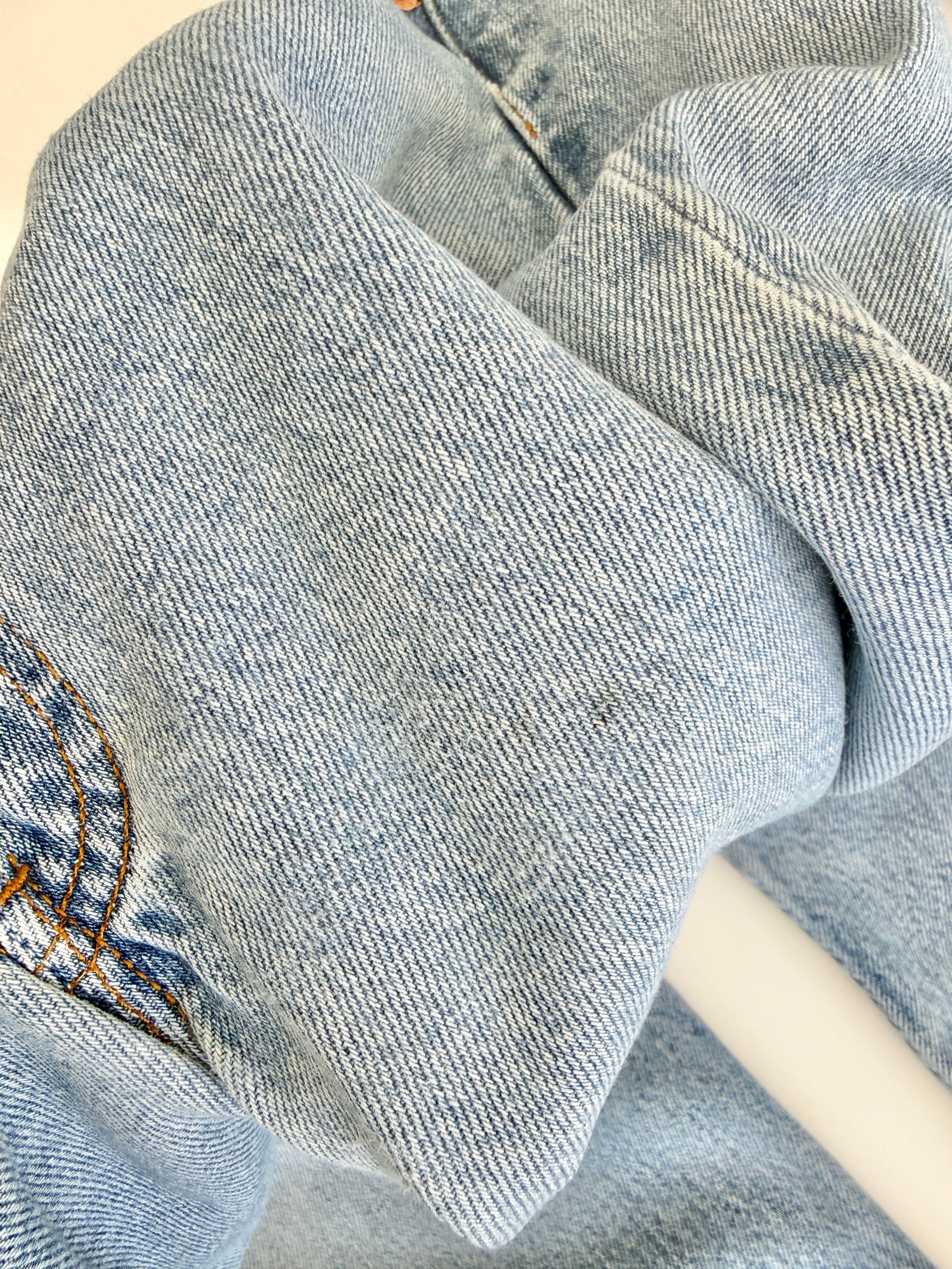 W28 L30 vintage Levis 501 27/28” light blue Levi’s 501s 90s