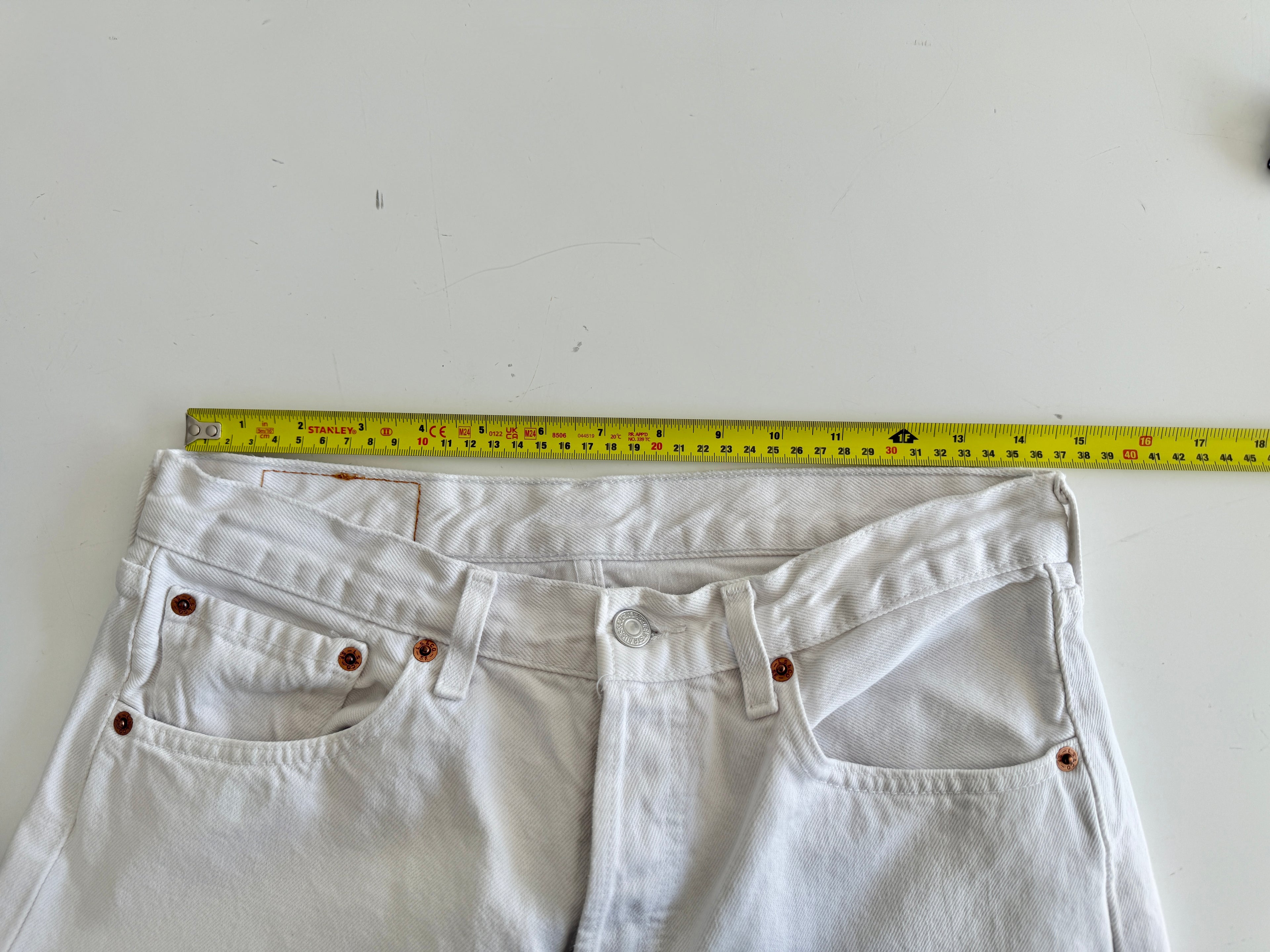 W29 L27 vintage Levis 501 28-29”” measured white denim 90s 501s