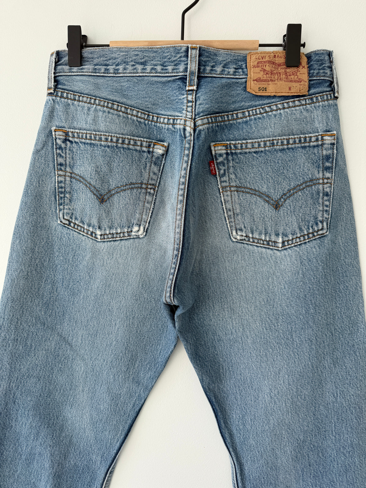 W29 L29 vintage Levis 501 28/29” measured medium blue Y2K 501s