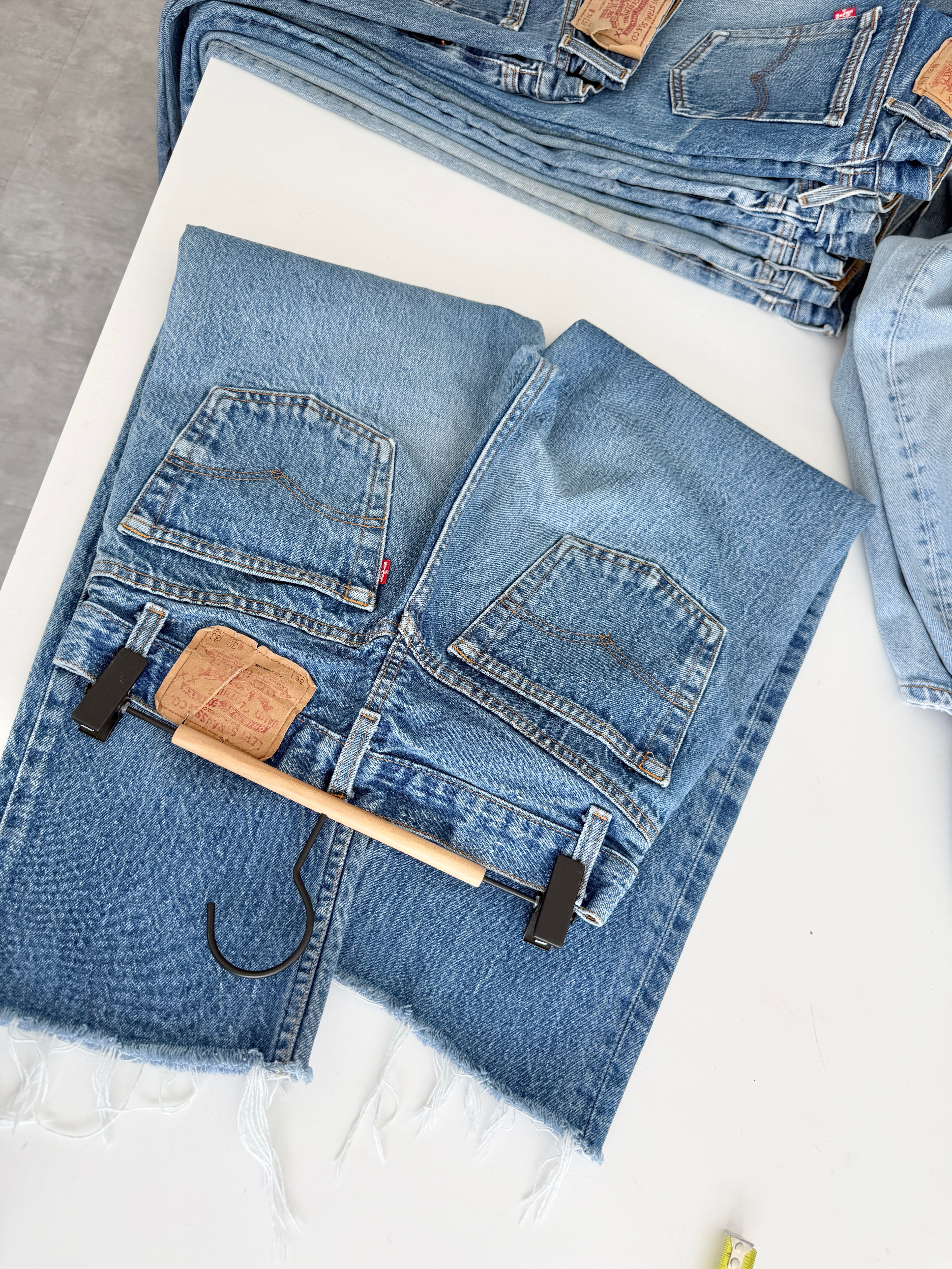 W26 L24 vintage Levis 501 25/26” dark blue faded Levi’s 501s USA 80s