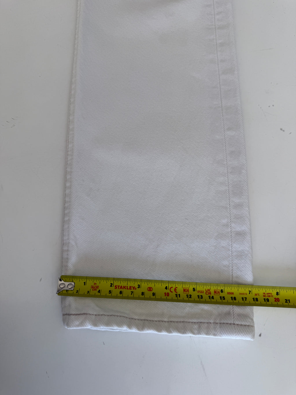 W25 L31 vintage Levis 501 25” measured waist white Y2K 501s