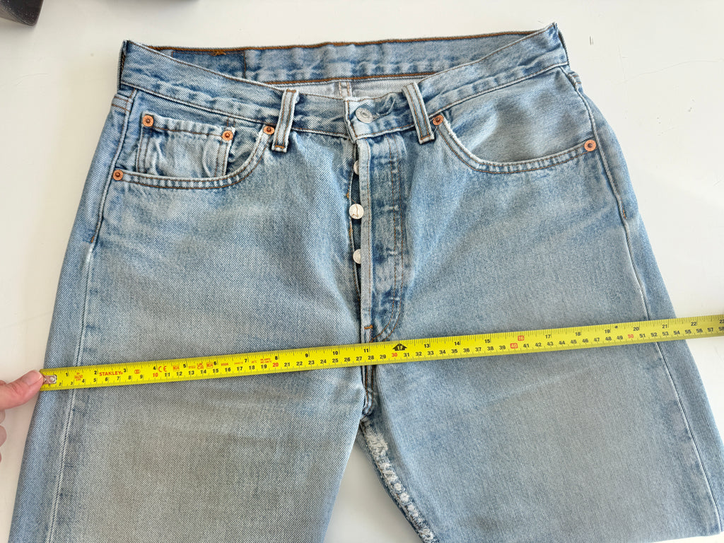 Soft W30 L29 vintage Levis 501 29/30” measured waist light blue dirty Y2K 501s