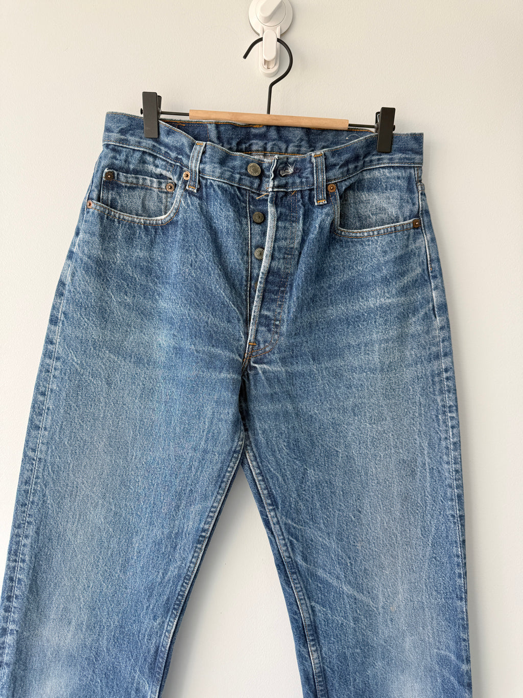 W30 L32 vintage Levis 501 29-30” measured dark blue faded blue 80s denim Levi’s 501s USA