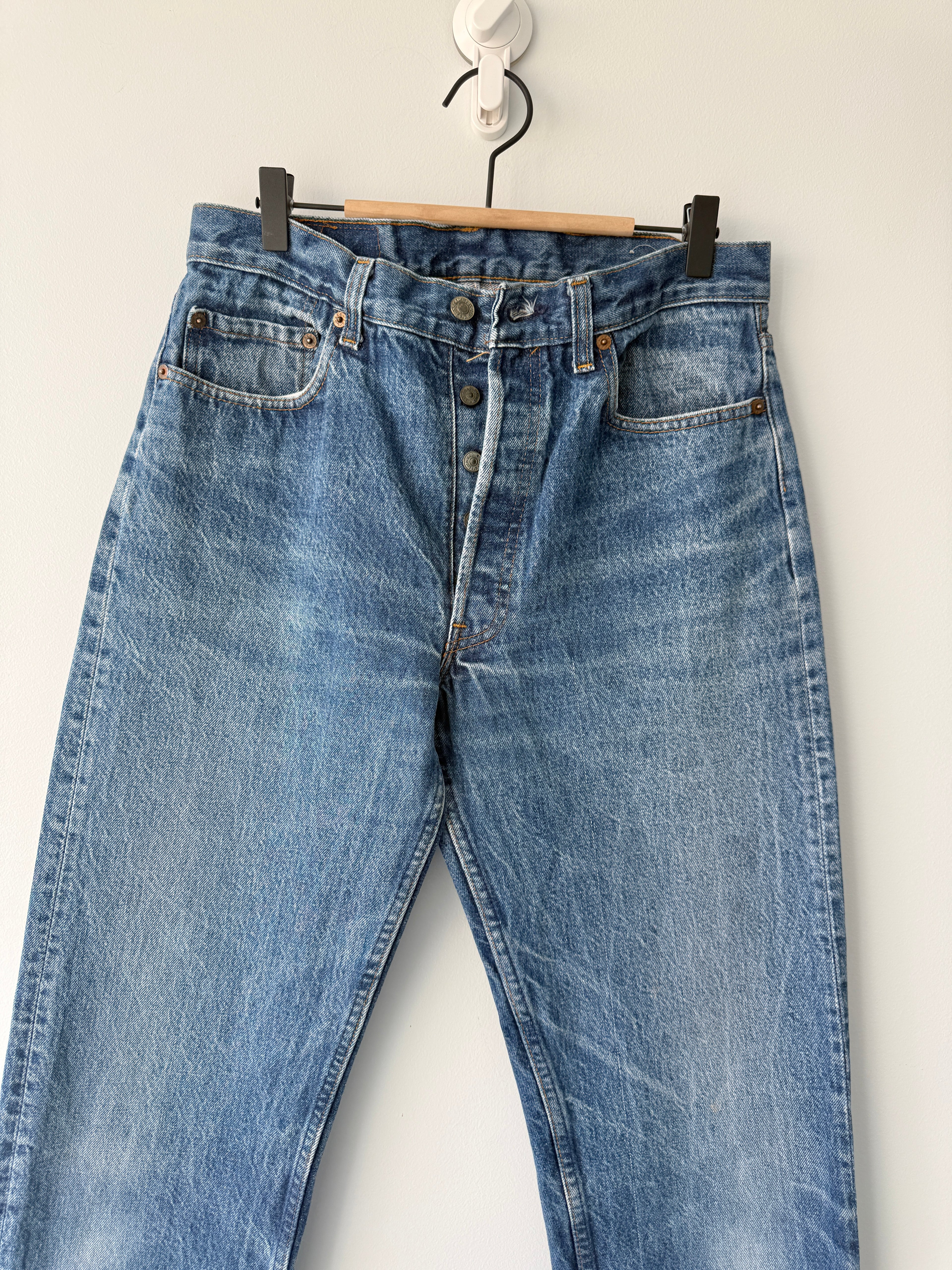 W30 L32 vintage Levis 501 29-30” measured dark blue faded blue 80s denim Levi’s 501s USA