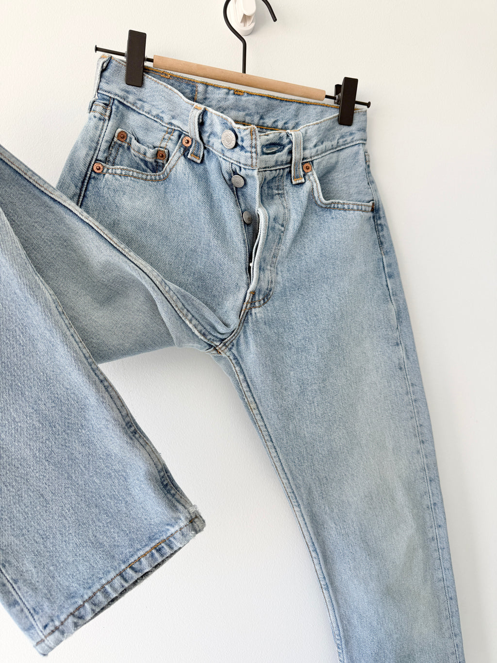W23 L30 vintage Levis 501 22-23”measured light blue 90s USA 501s