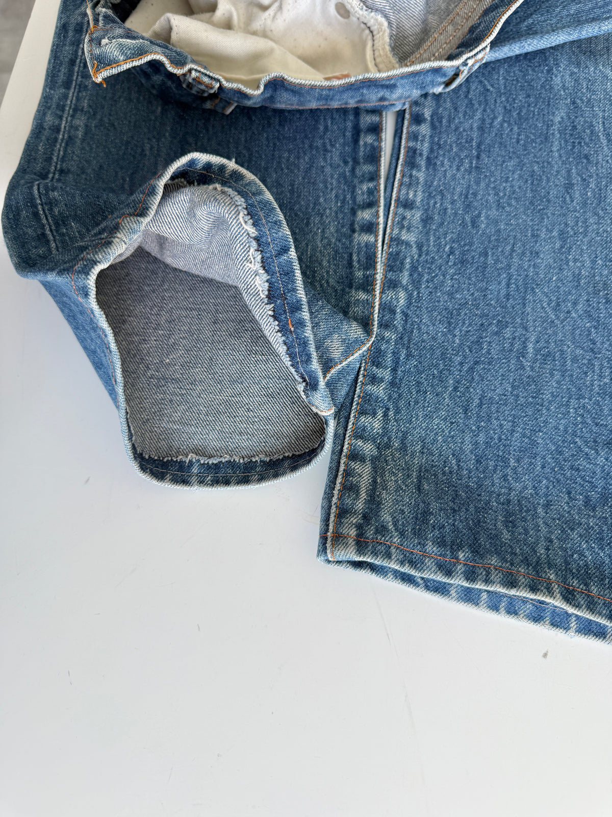 W26 L28 vintage Levis 501 dark blue 25/26” measured waist 501s 80s