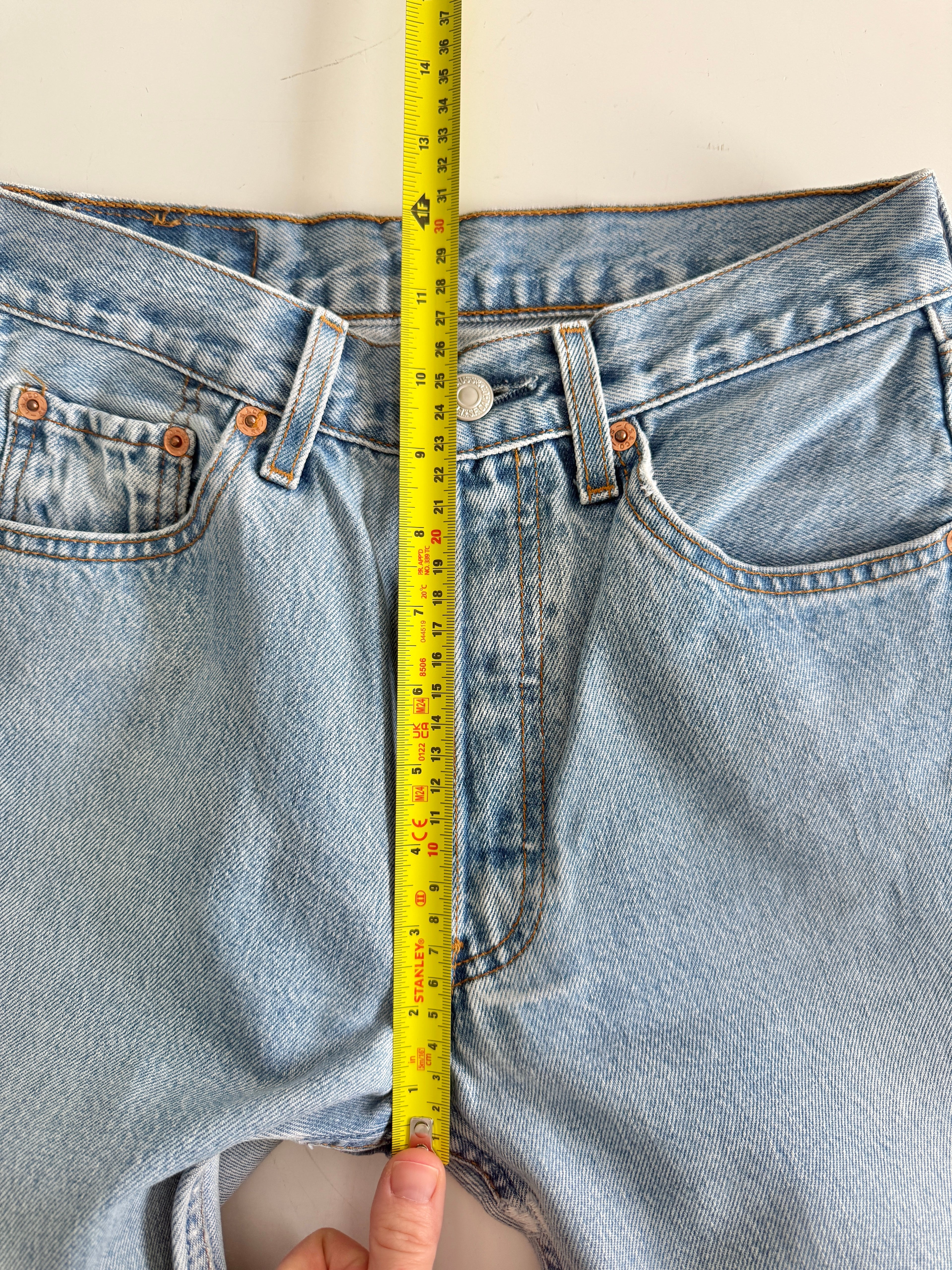 W25 L29 vintage Levis 501 24-25” light blue 90s Levi’s 501s