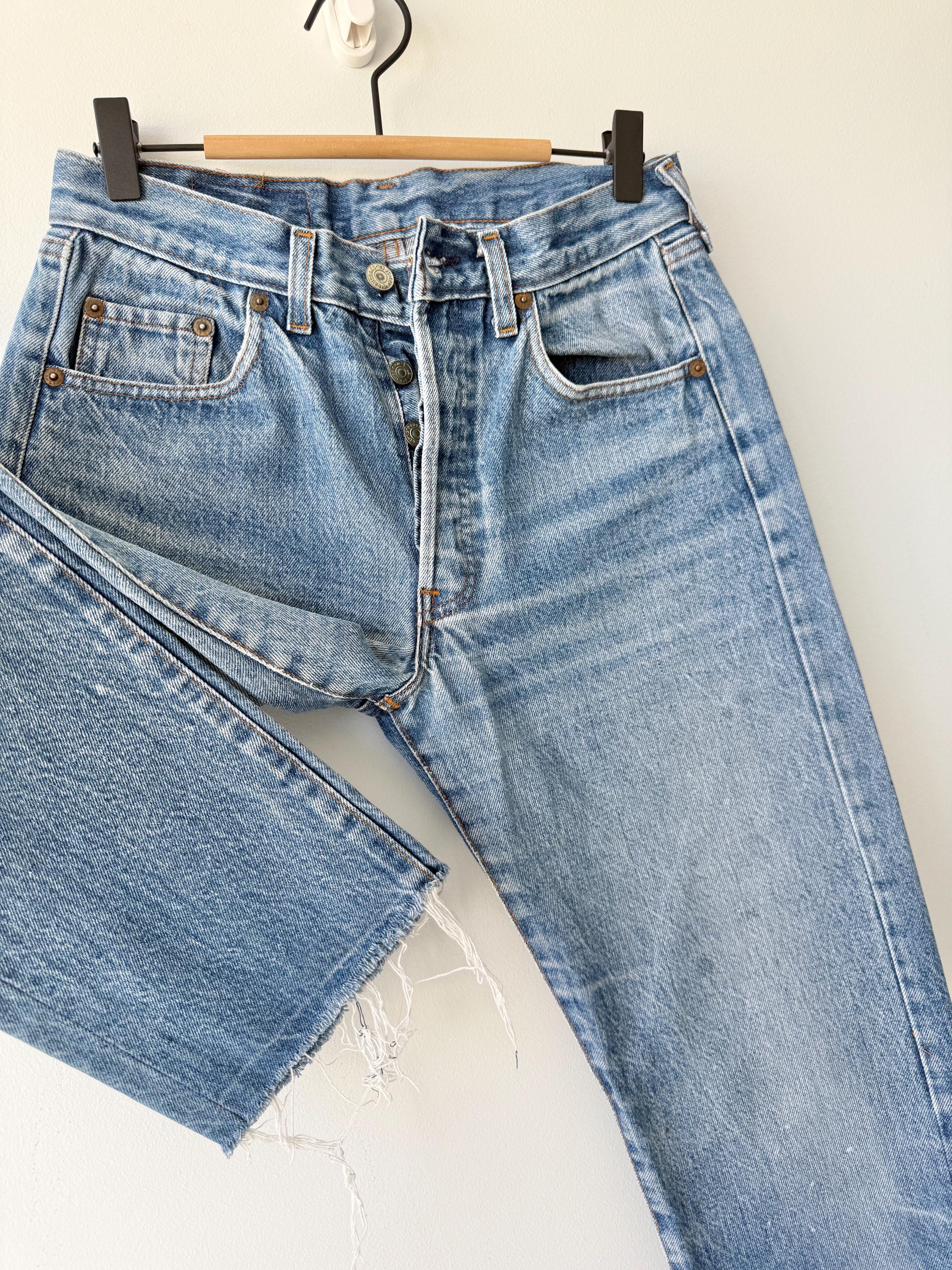 W27 L29 Levis 501 vintage 26-27” measured waist dark faded made blue made in 80s