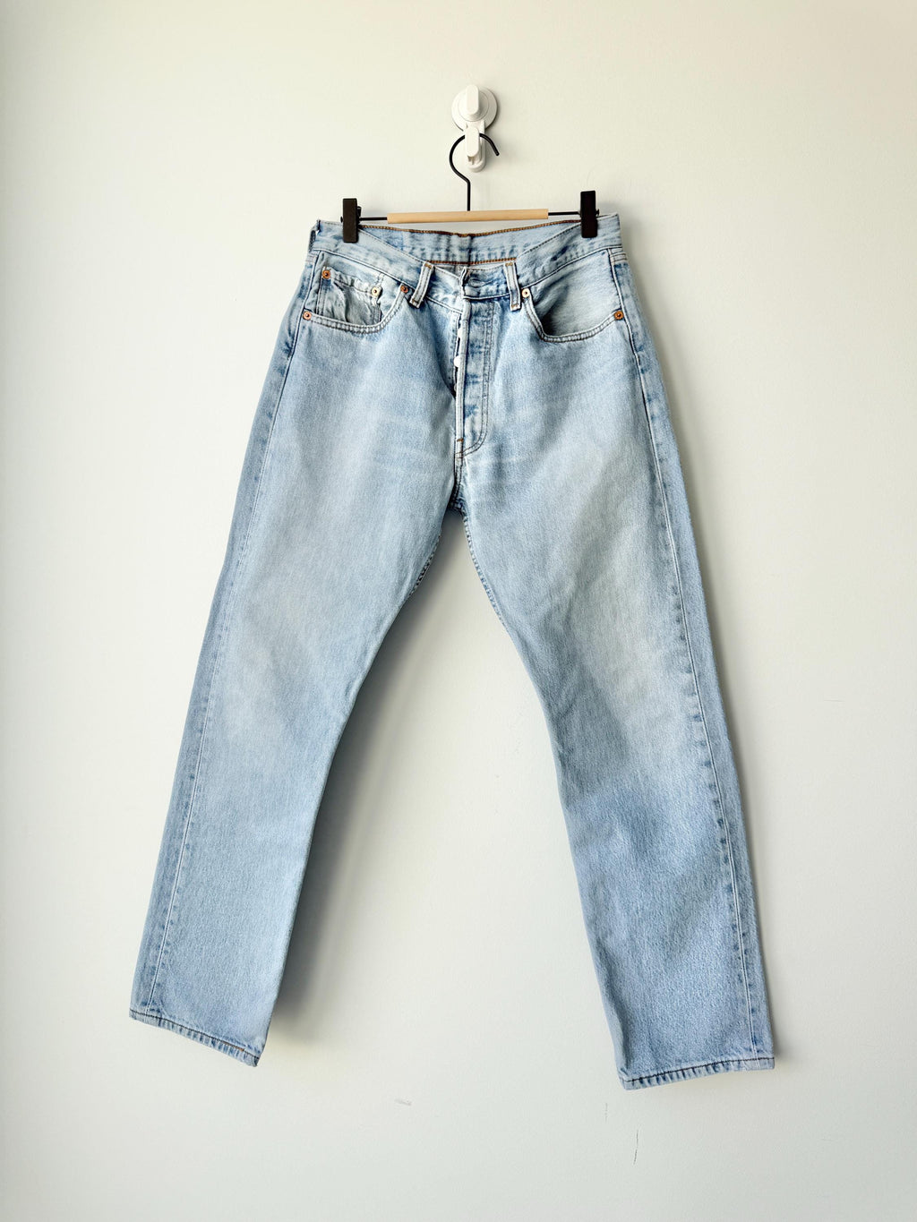 Levis 501s  vintage w29 L29 light blue 501s made in 90s straight leg jeans 501 28”/29” waist