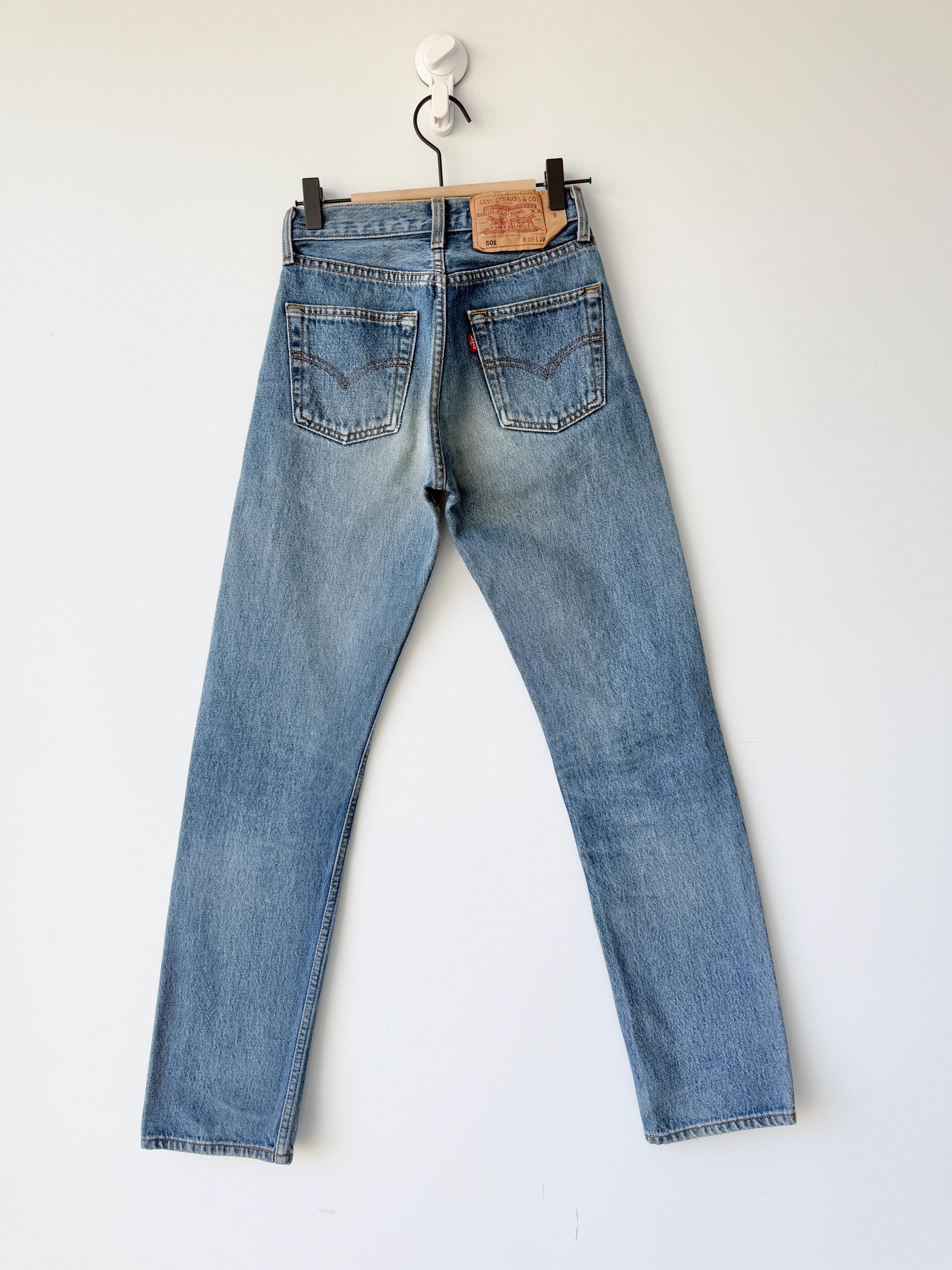 Levis 501 vintage w24 L31 medium blue  501s 90s straight leg jeans 501 23”/24” waist (januk)