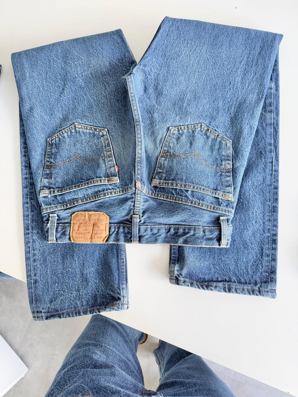 Levis 501s  vintage w30 L31 dark raw blue 501s made in USA 80s straight leg jeans 501 28”/30” waist