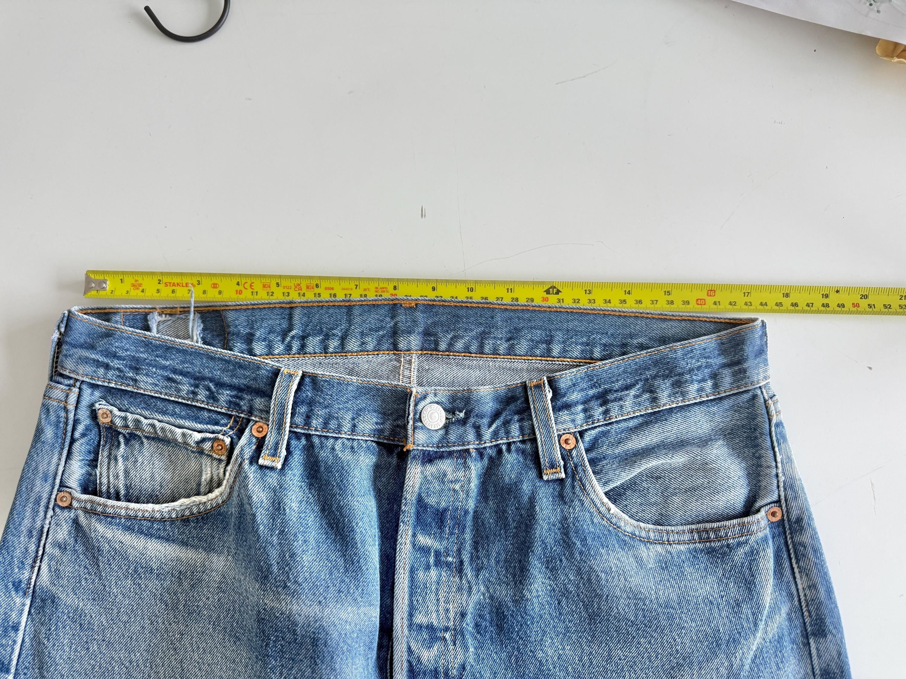 W34 L31 vintage Levis 501 33-34” measured whiskers faded dark blue made in USA 90s