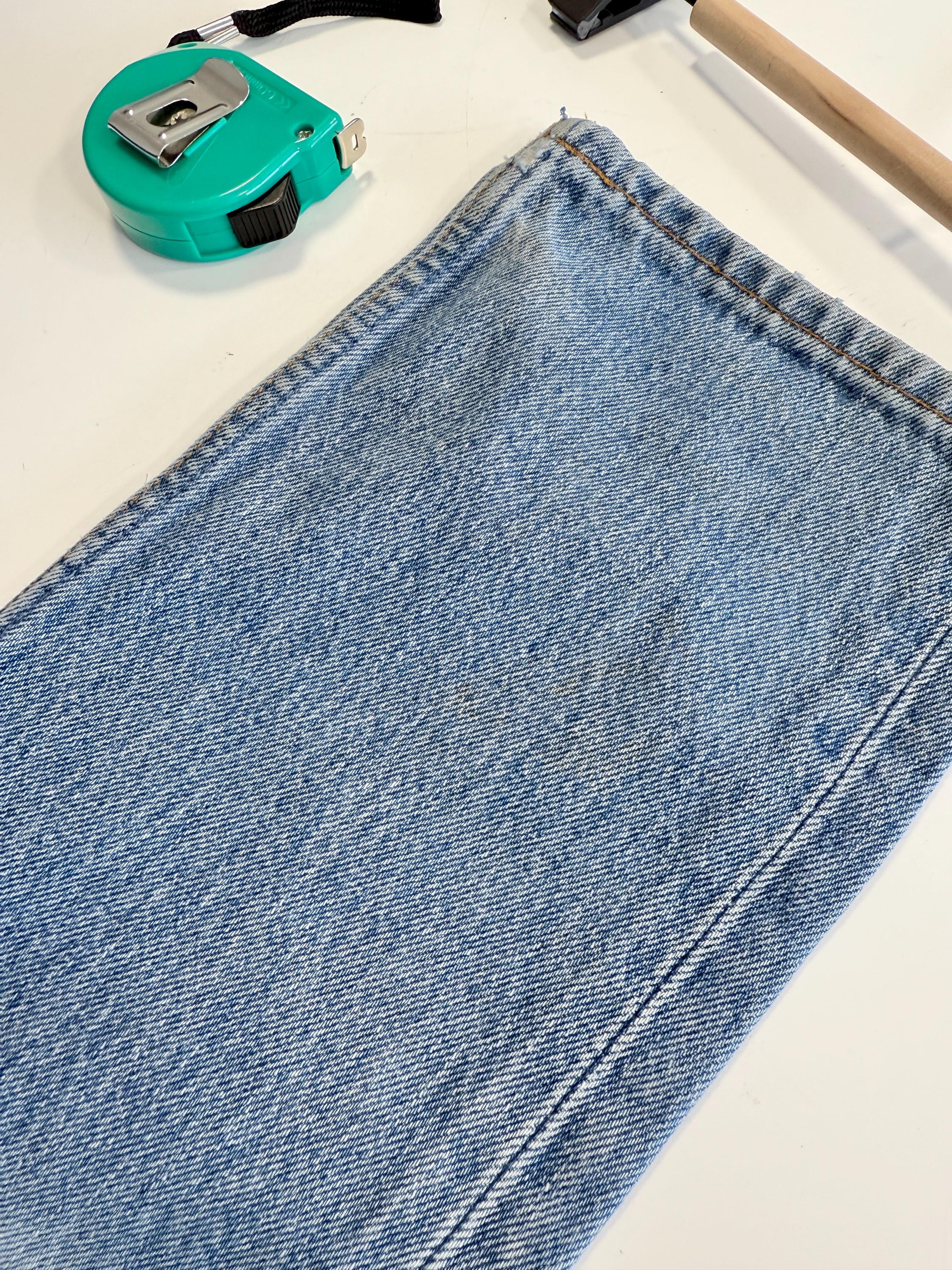 Softer w22 L27 Levis 501 vintage medium blue 90s denim straight leg jeans 501 21”/22” waist