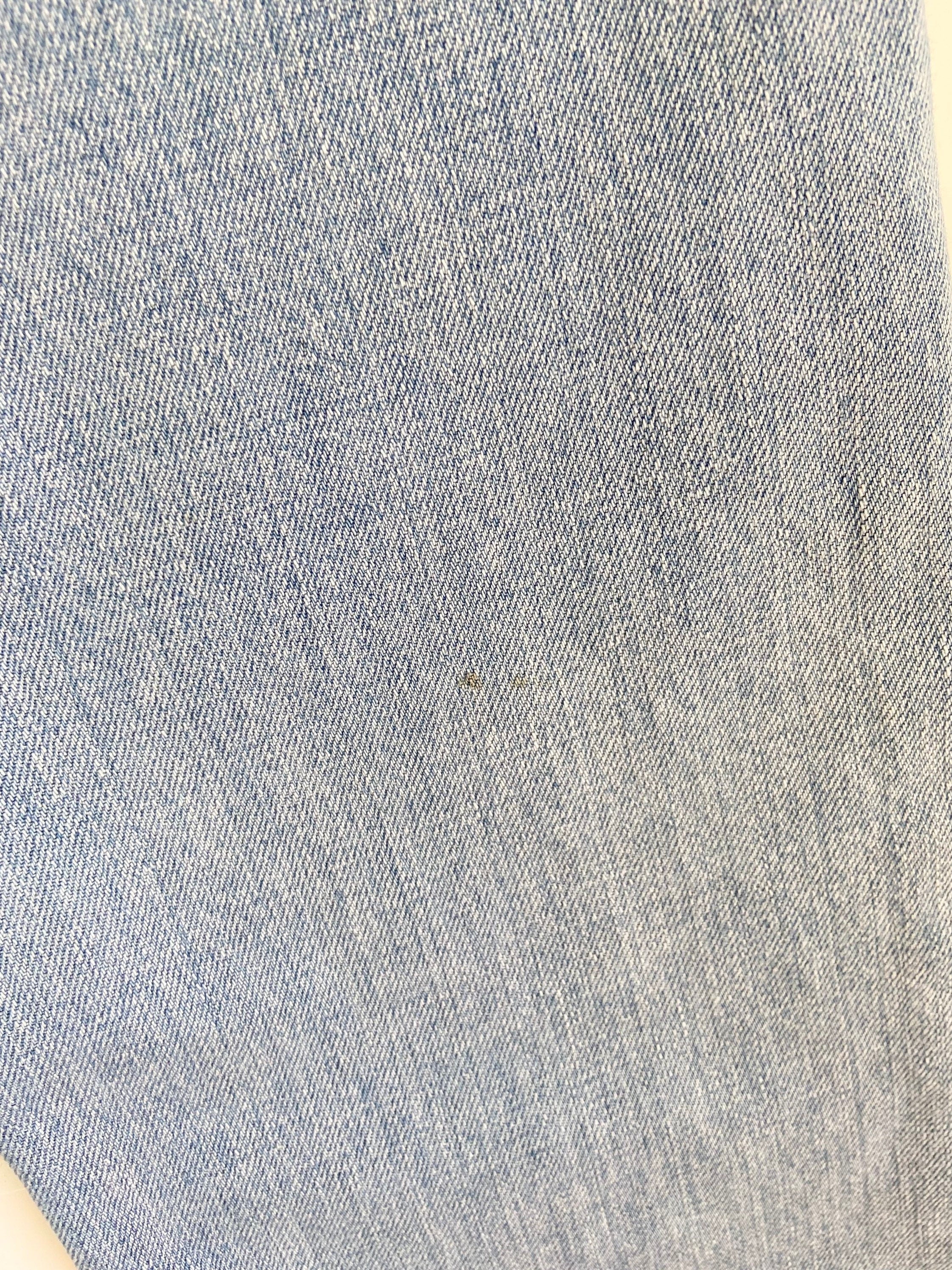 w26 L27 Vintage levis 501 made in Hungary