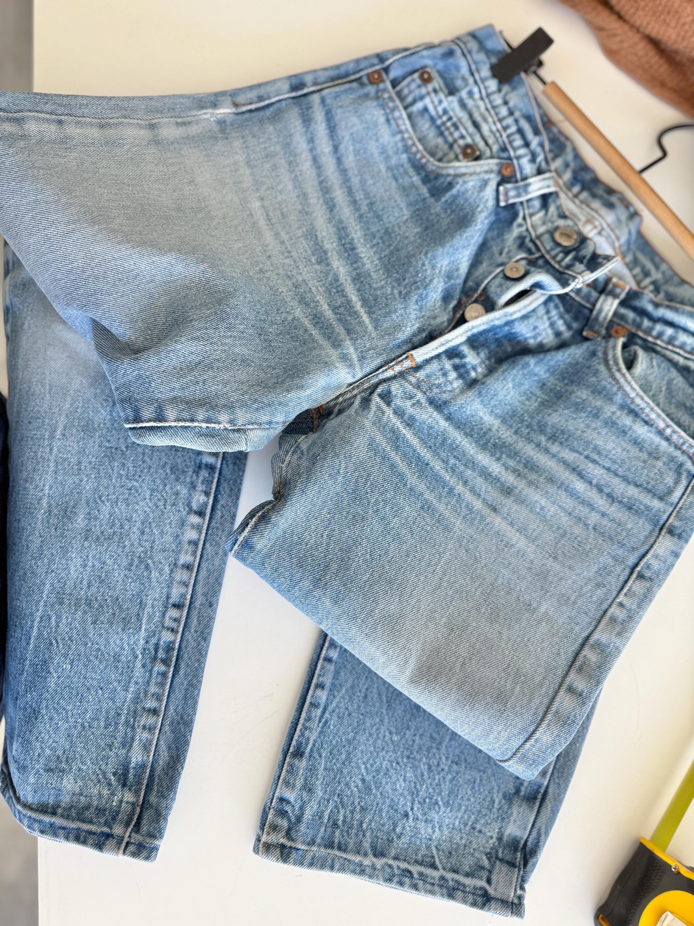 W27 L28 vintage Levis 501 27” measured whiskers faded dark blue made in 80s