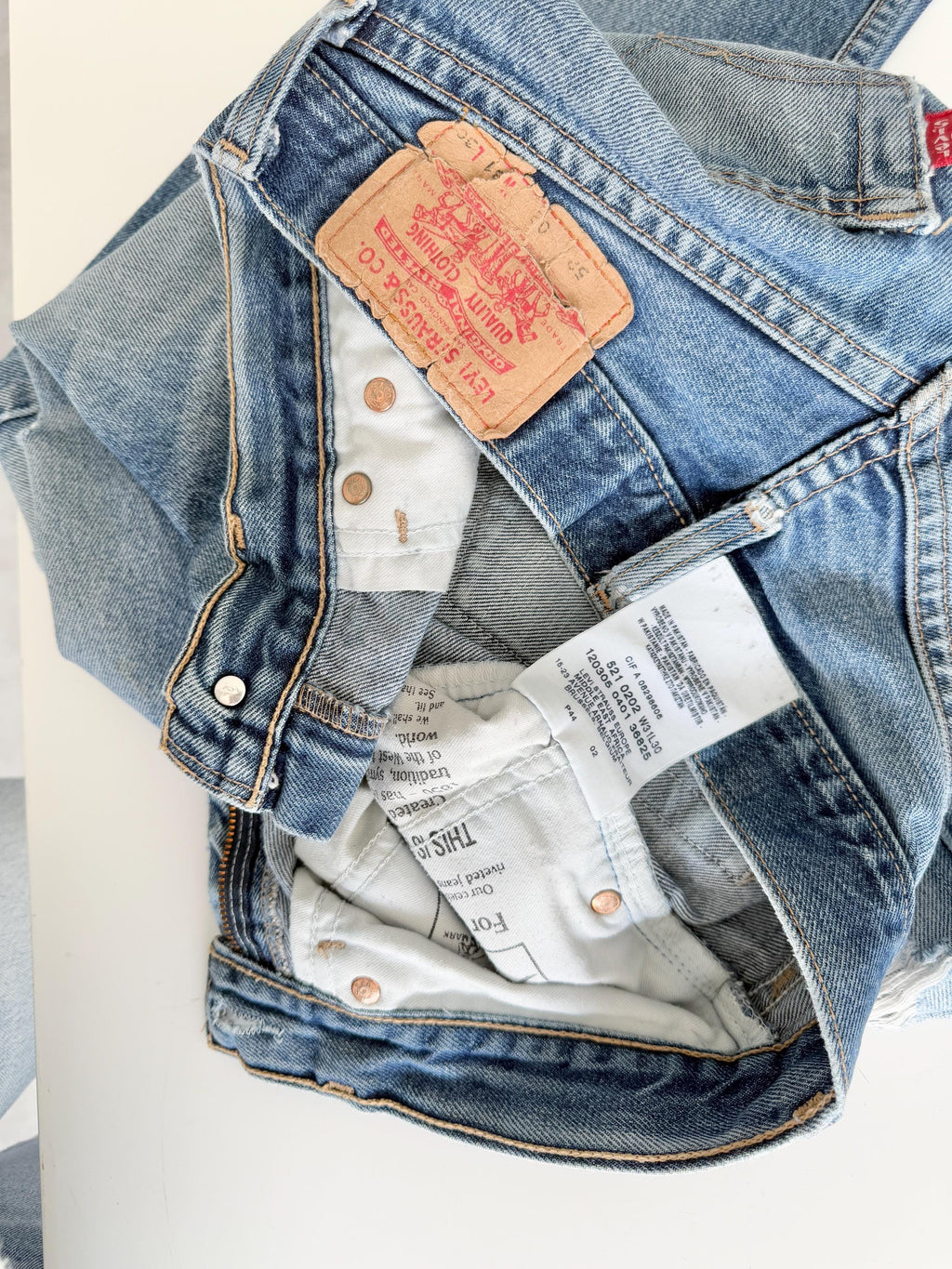 Levis 521 vintage w28/29 L28 dark faded blue 521 made in y2k straight leg jeans 521 28”/29” waist