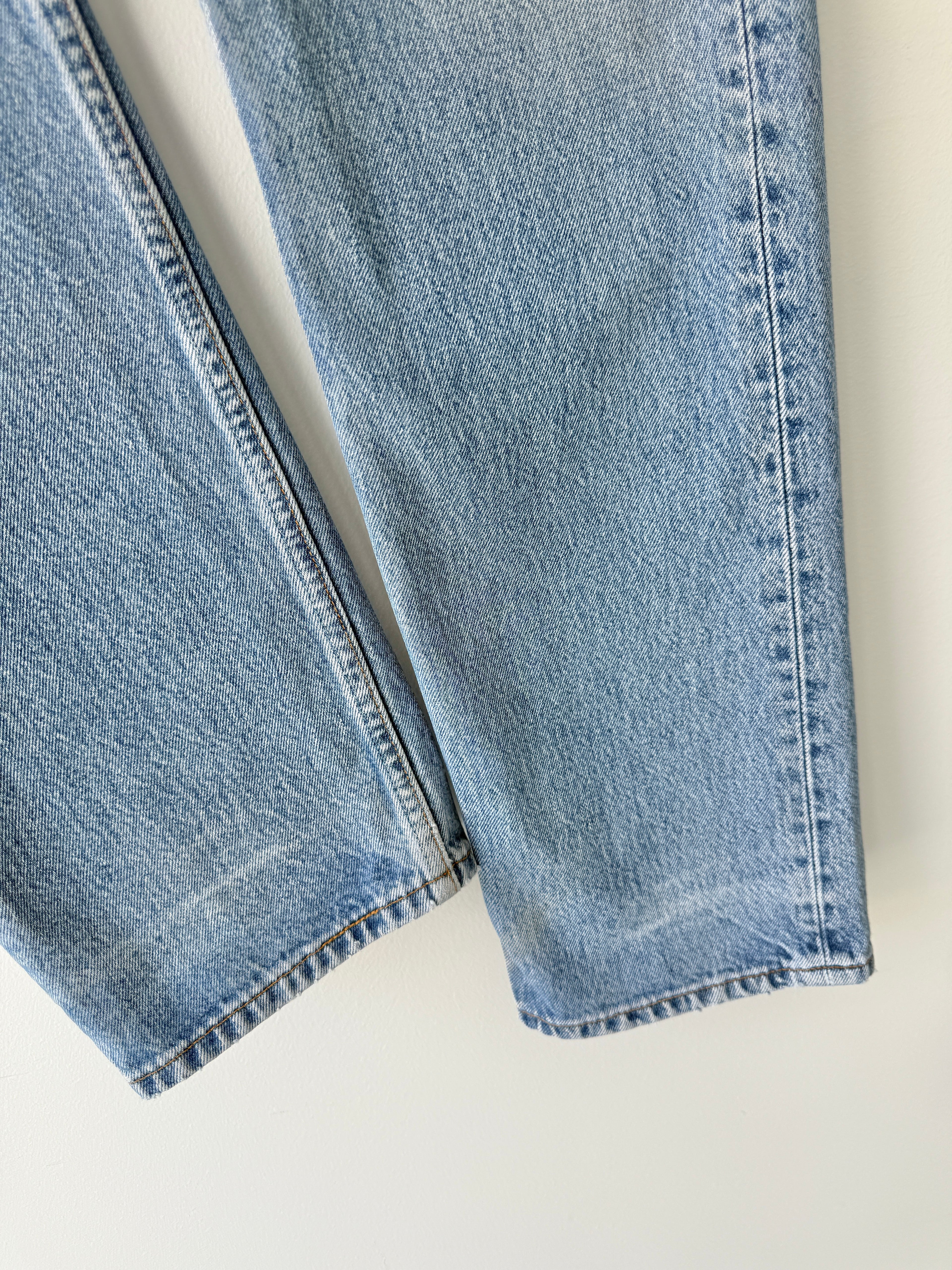W28 L30 vintage Levis 501s 27/28” medium blue denim Levi’s 501s Y2K
