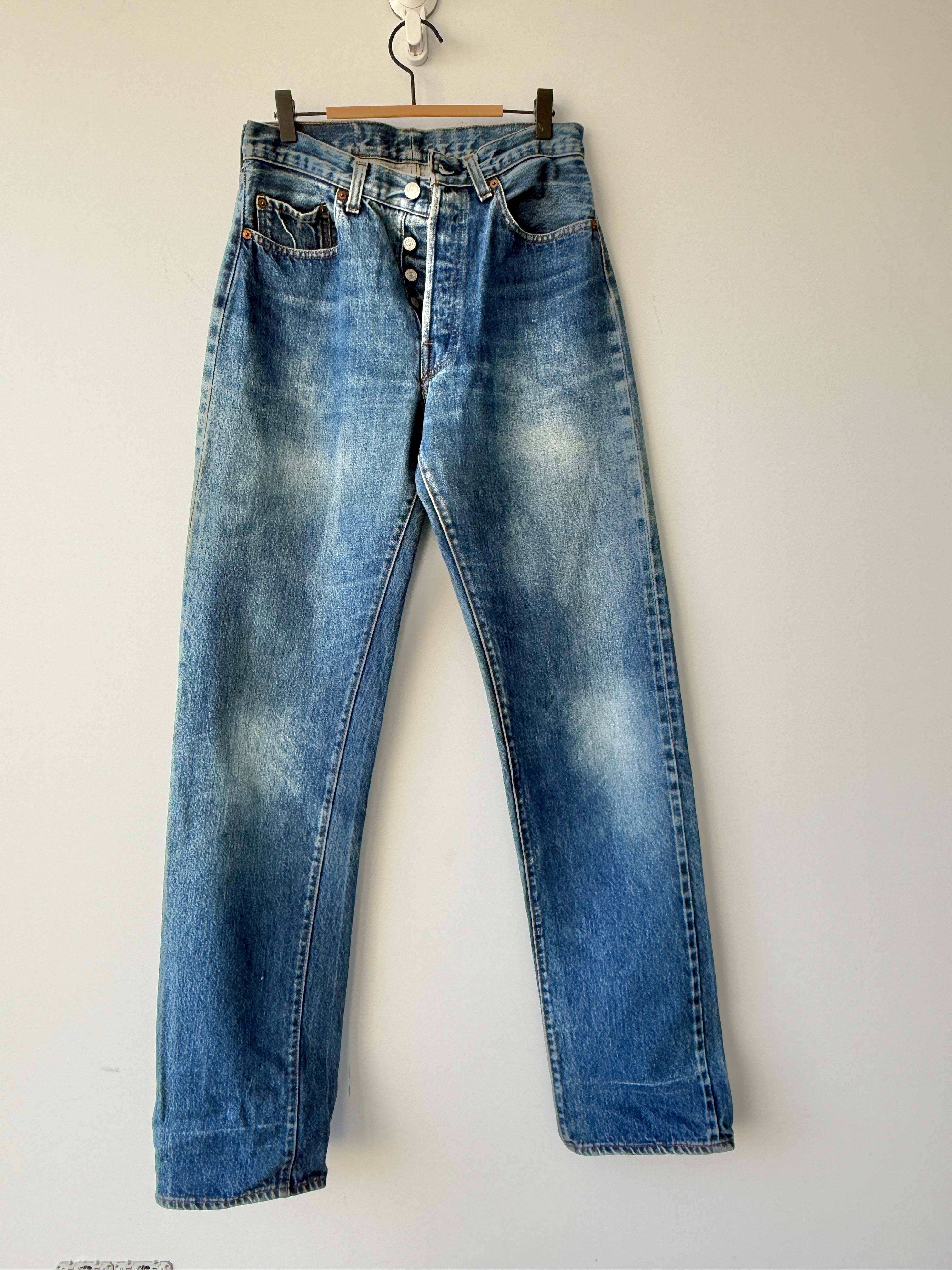 Soft W29 L36 vintage Levis 501 28-29” measured selvedge red line USA dark faded blue made in 80s