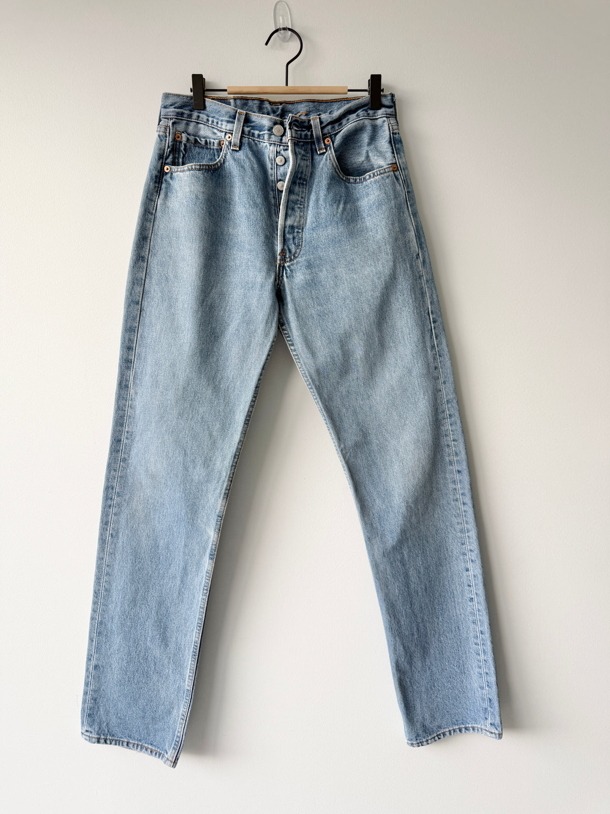 W29 L34 vintage Levis 501s 28/29” measured medium blue faded 90s 501s USA