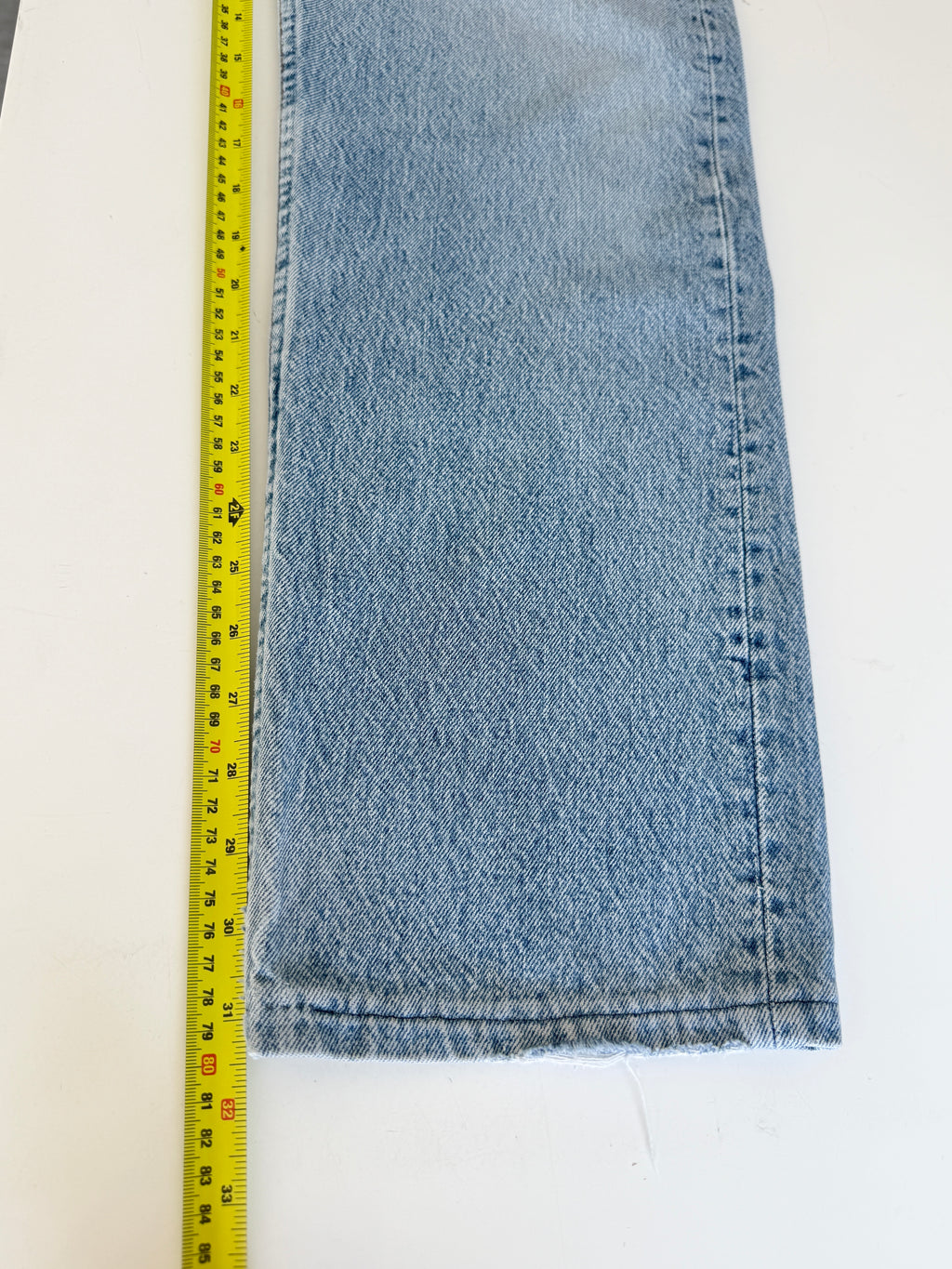 W31 L30 vintage Levis 501 30/31” measured waist light blue 501s made in 80s