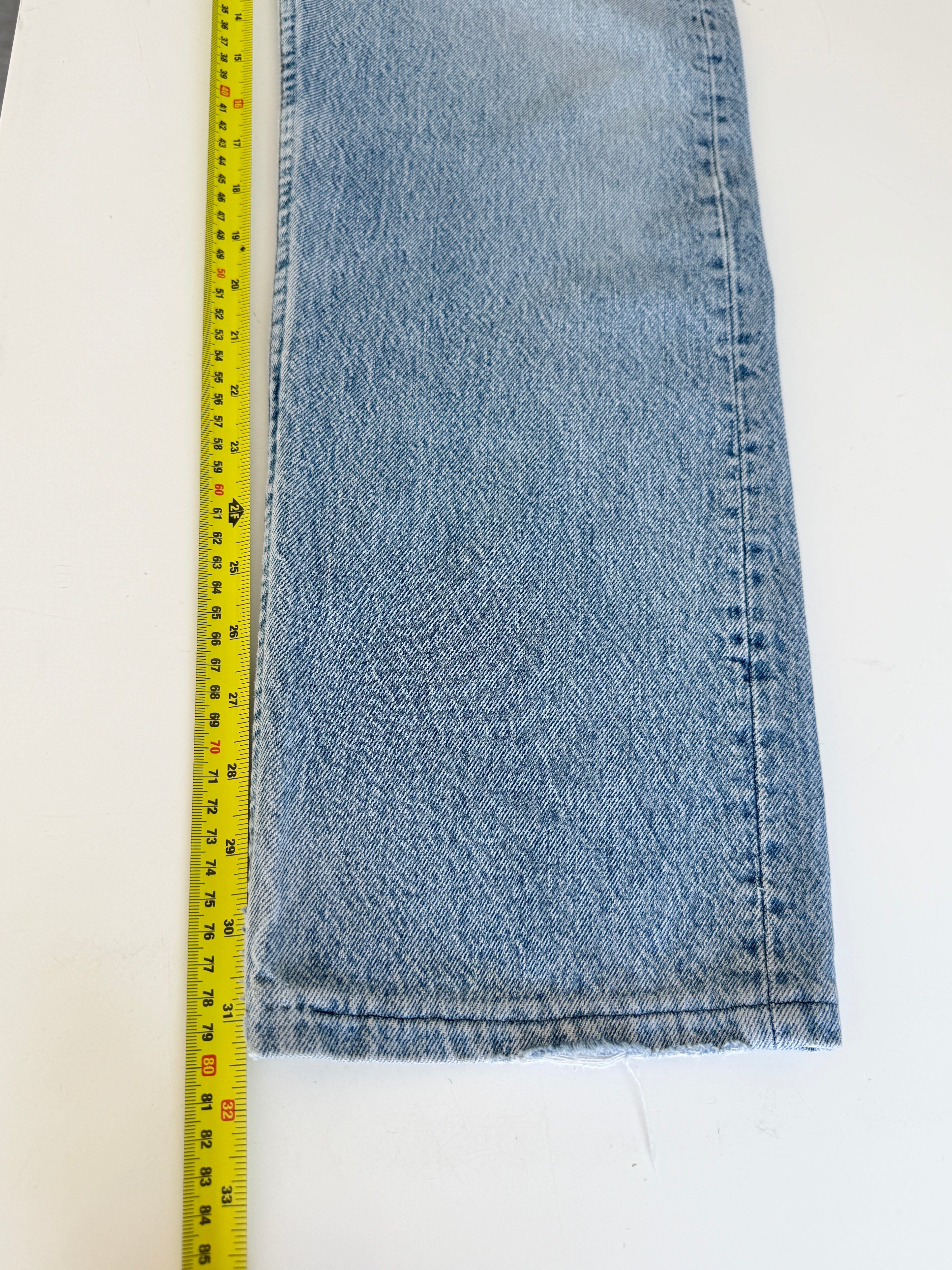 W31 L30 vintage Levis 501 30/31” measured waist light blue 501s made in 80s