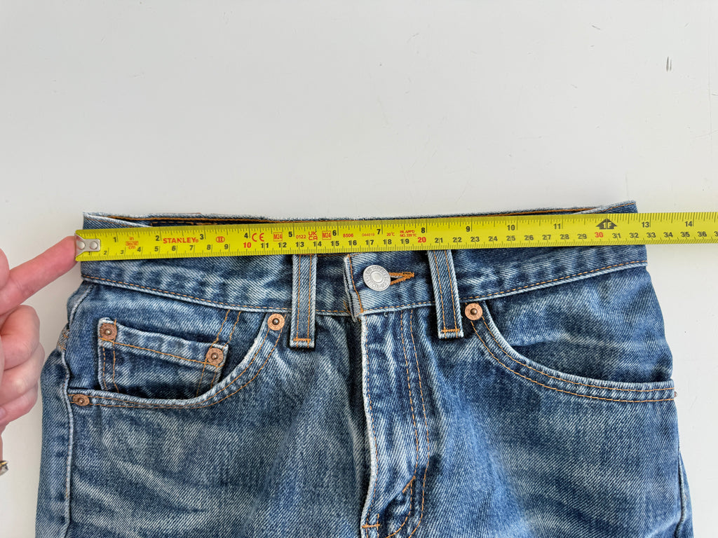W24 L31 vintage Levis 517 24” measured waist dark faded blue USA 90s 517s