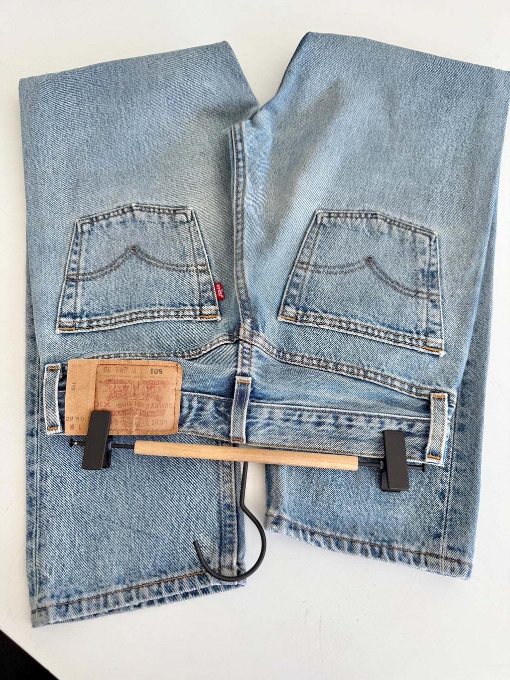 W27 L29 Levis 501 vintage 26-27” measured waist medium blue made in USA 90s for women tag