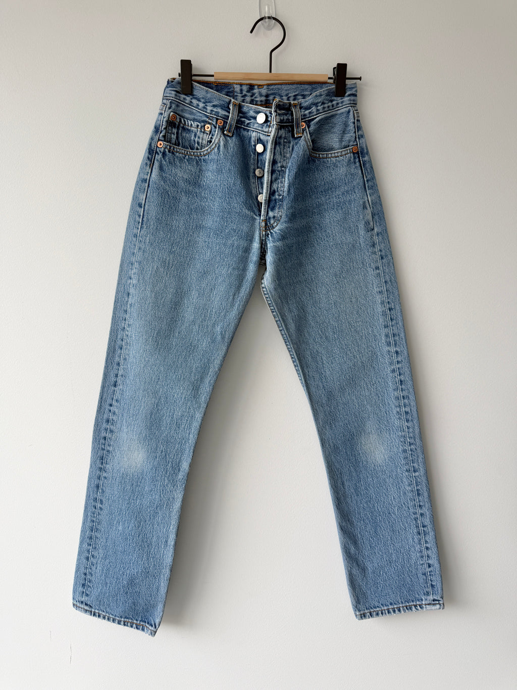 W25 L29 vintage Levis 501s 24/25” measured medium blue fade denim 90s 501s