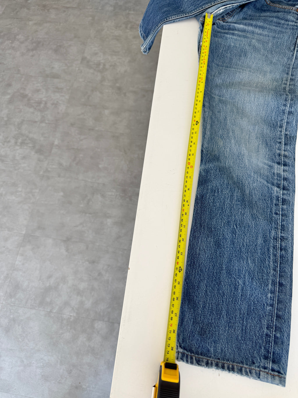 W25 L29 vintage Levis 501s 24/25” measured dark fade blue 501s