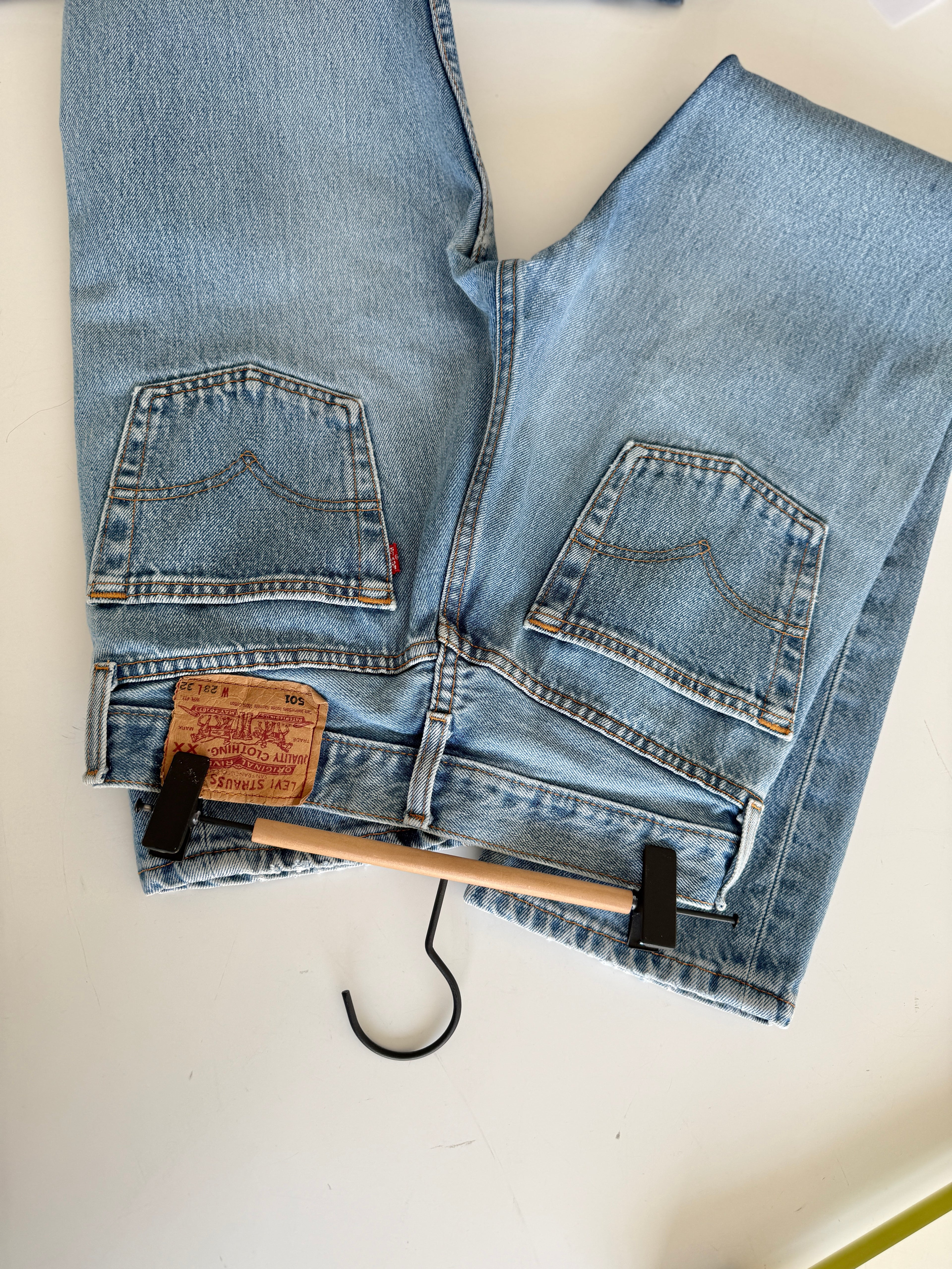 W26 L30 vintage Levis 501 25-26” measured medium blue 90s Levi’s 501s