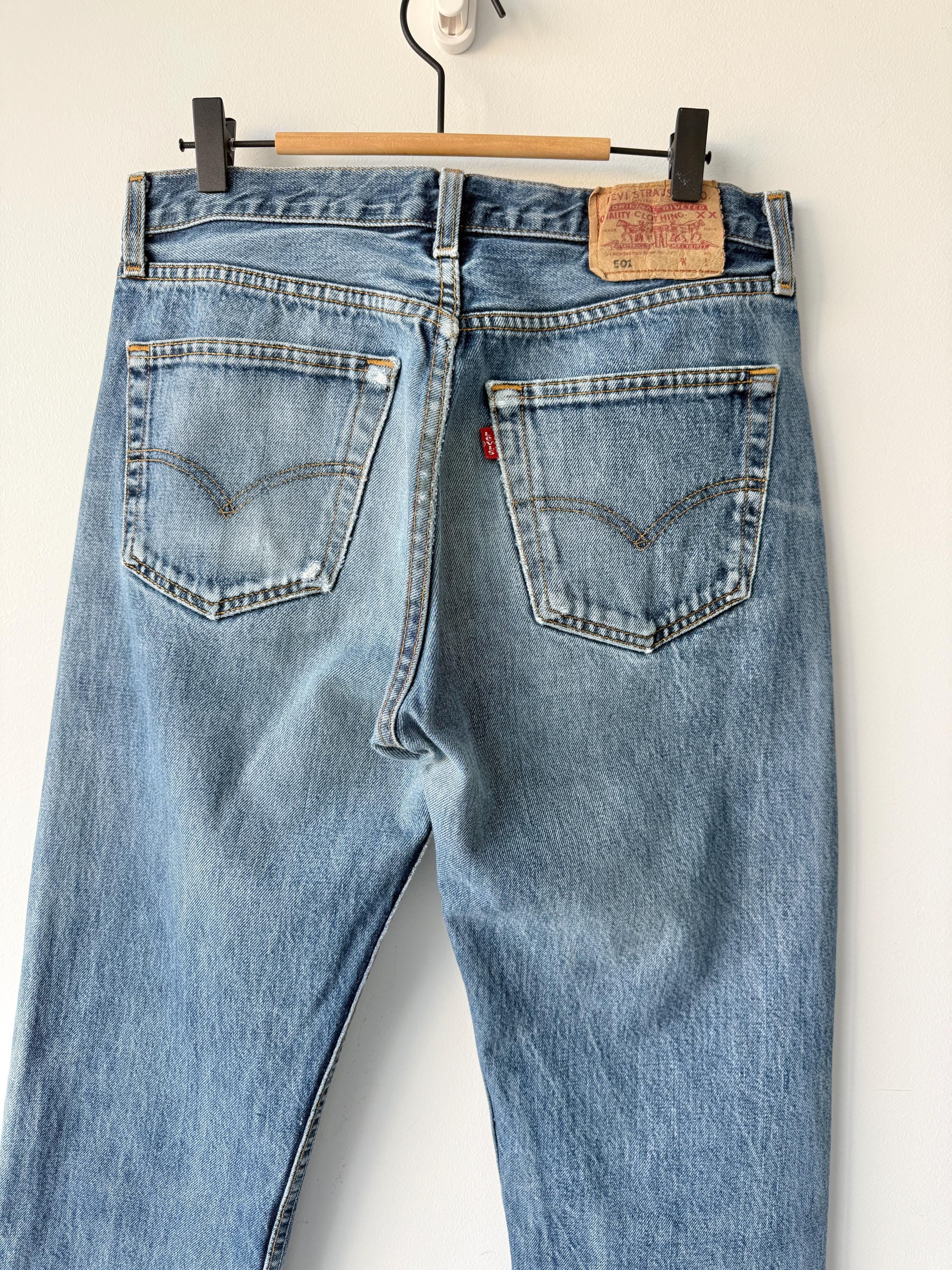 W30 L33 vintage Levis 501 29-30” measured whiskers faded dark blue made in 90s