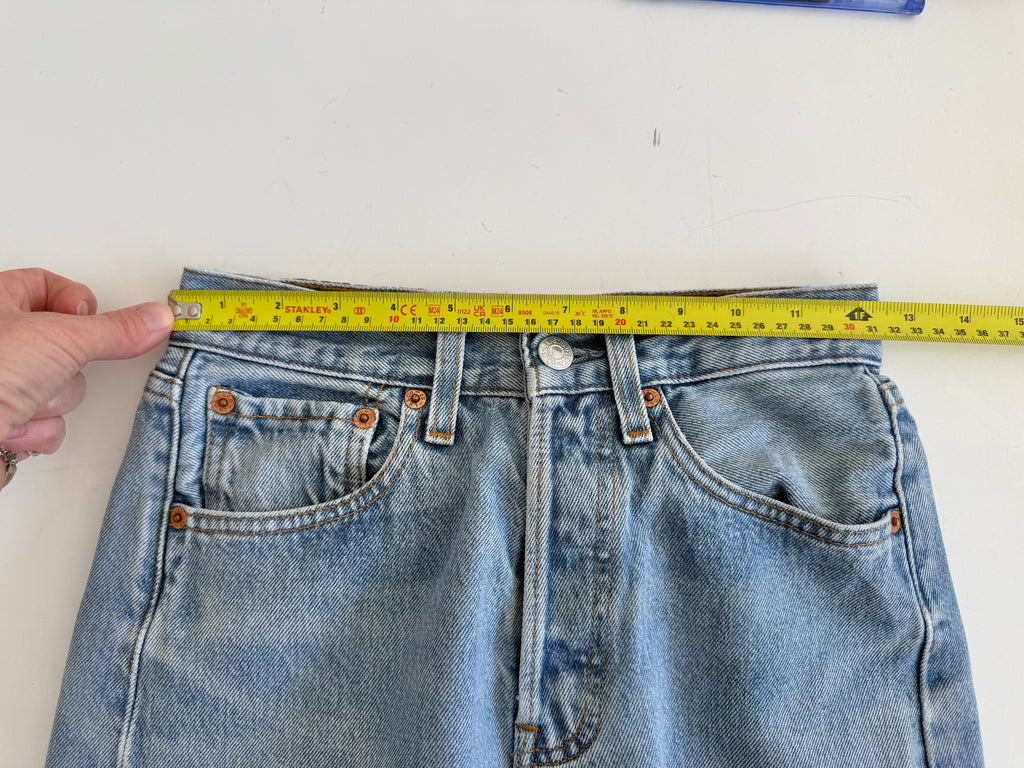 W24 L27 vintage Levis 501s 22/24” measured light blue 501s 90s