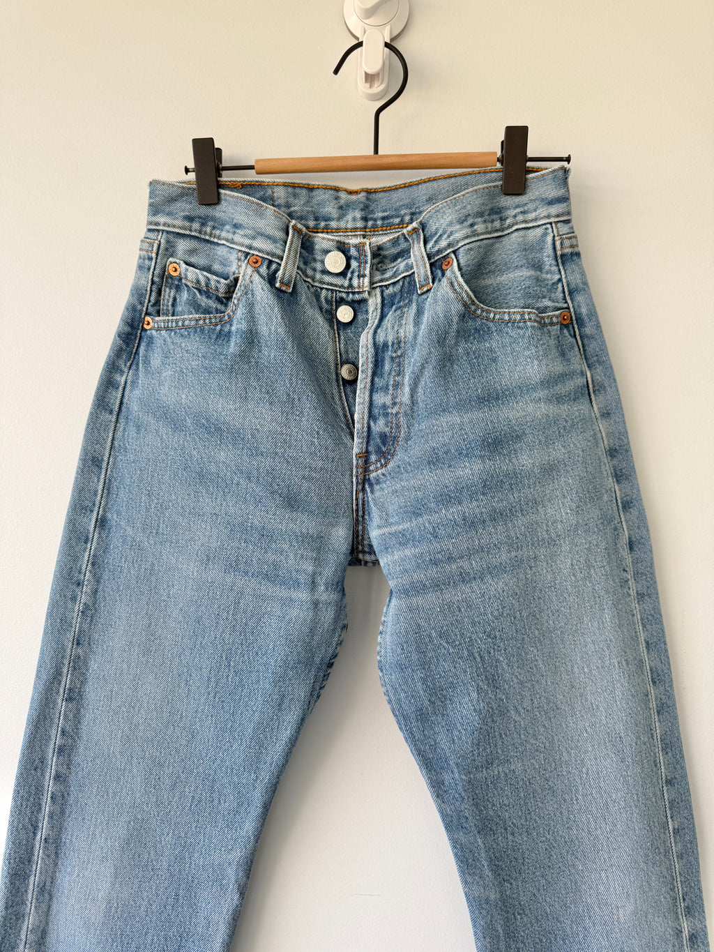 W26 L30 vintage Levis 501 25-26” measured medium blue 90s Levi’s 501s