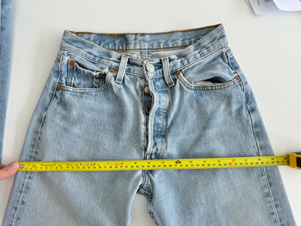 Soft shorts W25 L13 vintage Levis 501 24/25” measured waist light faded blue 501s amazing fade 90s denim