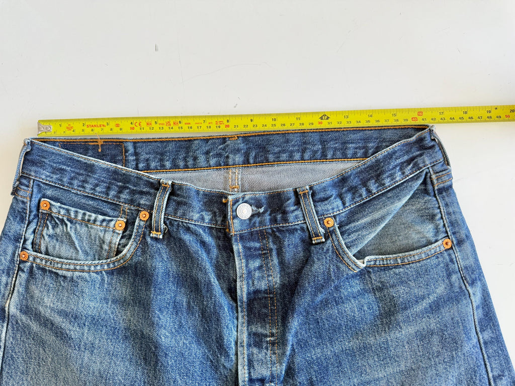 W34 L27 vintage Levis 501 27-28” measured medium blue made in 90s