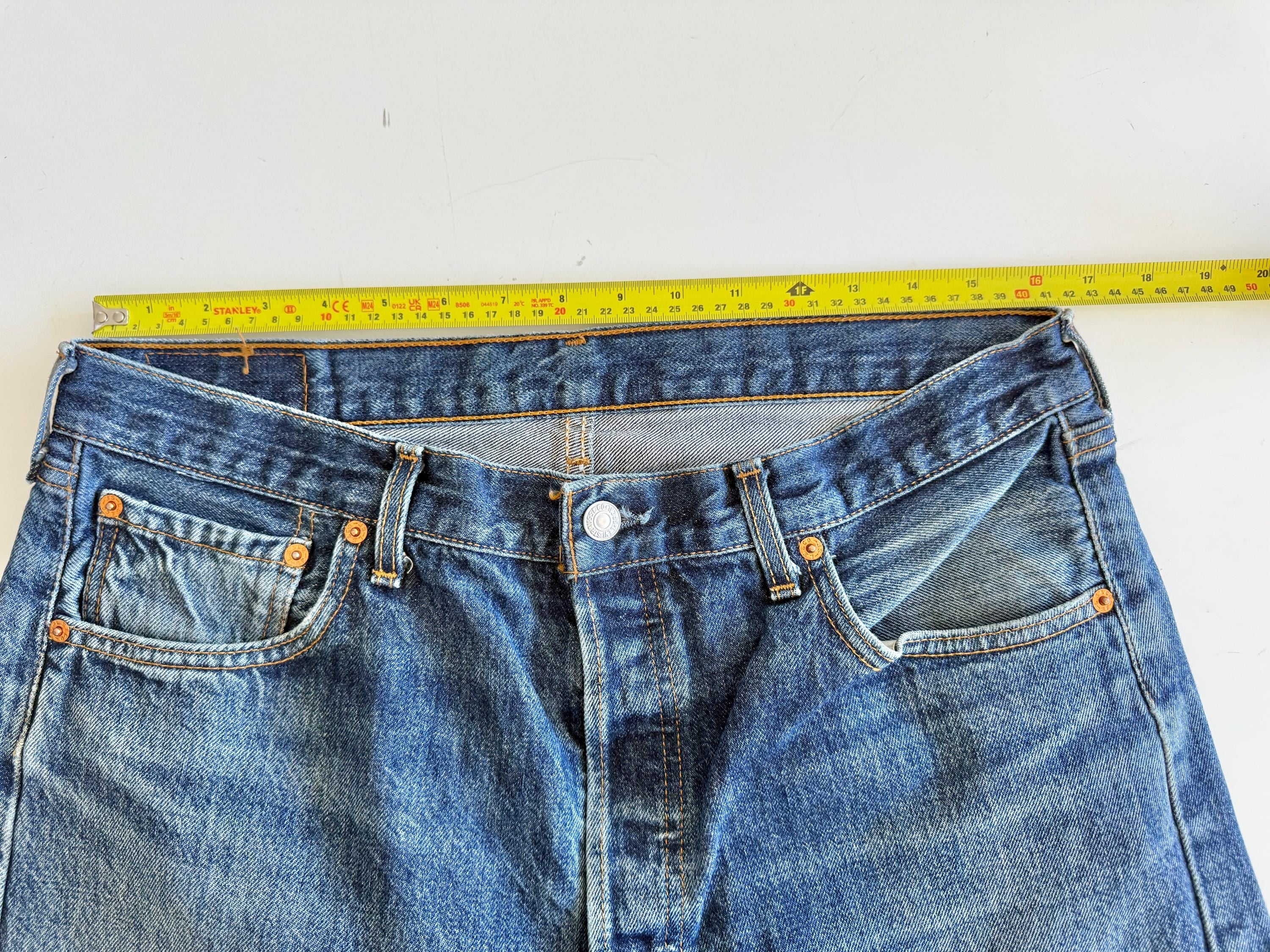 W34 L27 vintage Levis 501 27-28” measured medium blue made in 90s