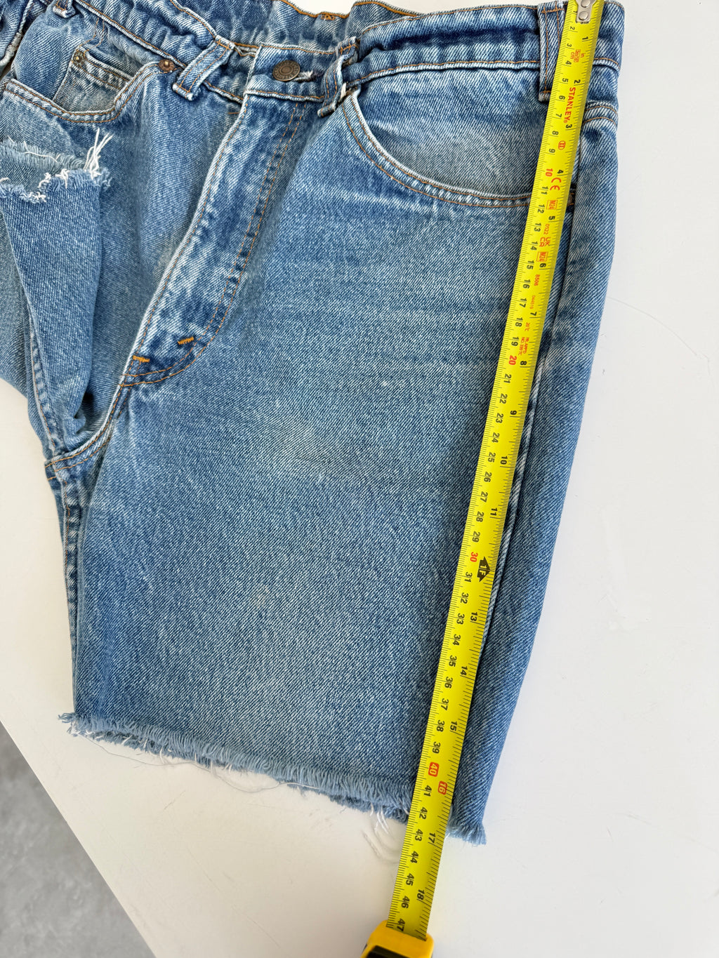 W30 L29 vintage Levis 517 30/31” measured waist medium blue faded  80s 517s shorts