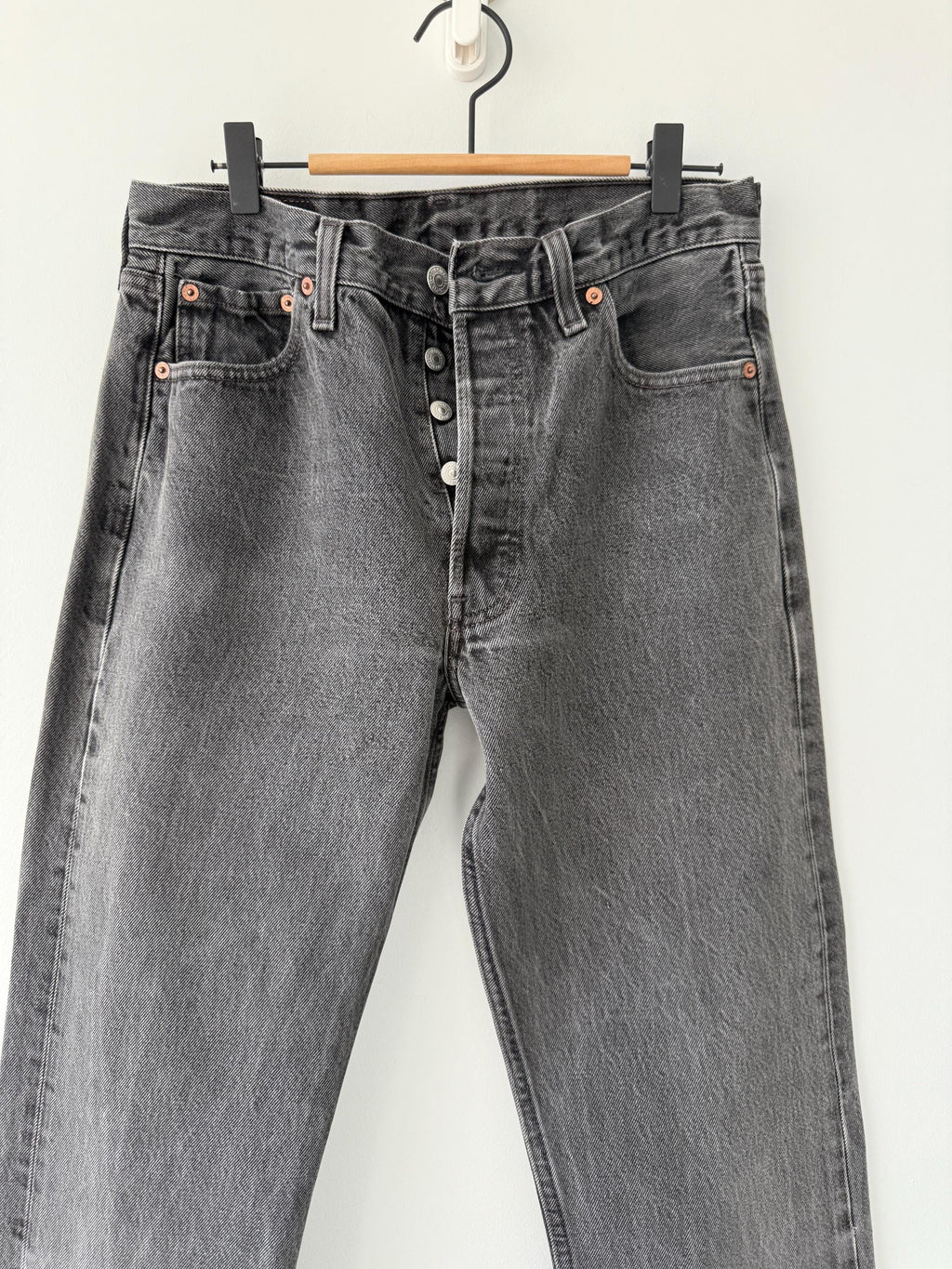 W29 L34 Levis 501 vintage 28-29” measured waist black made in USA 90s