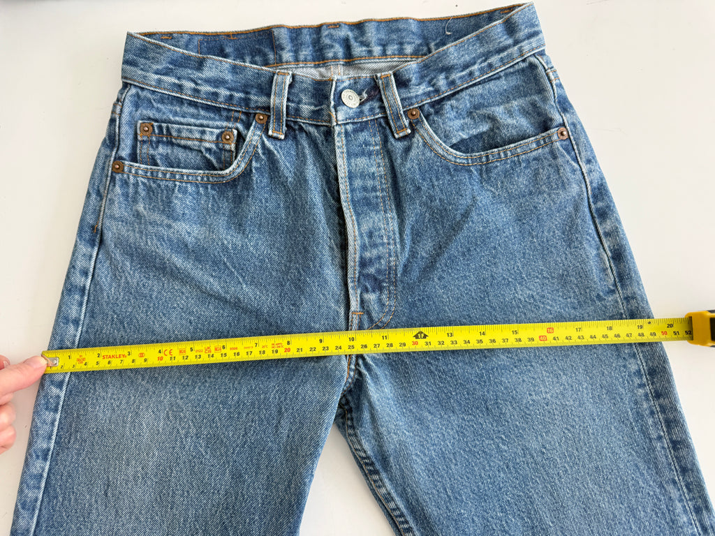 W26 L24 vintage Levis 501 25/26” dark blue faded Levi’s 501s USA 80s